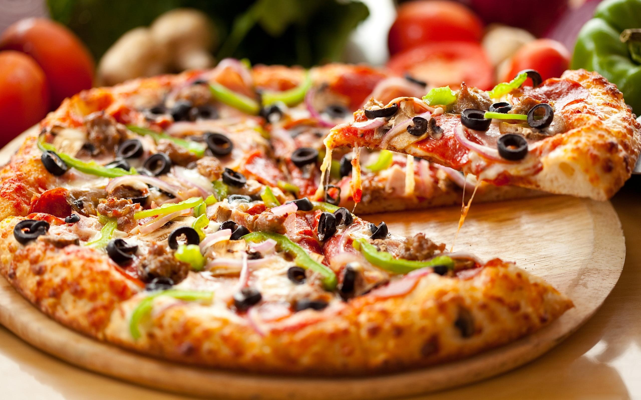 photography, delicious, yummy, pizza, 3d and abstract, beautiful, 2K, abstract, pepperoni, HD Wallpaper