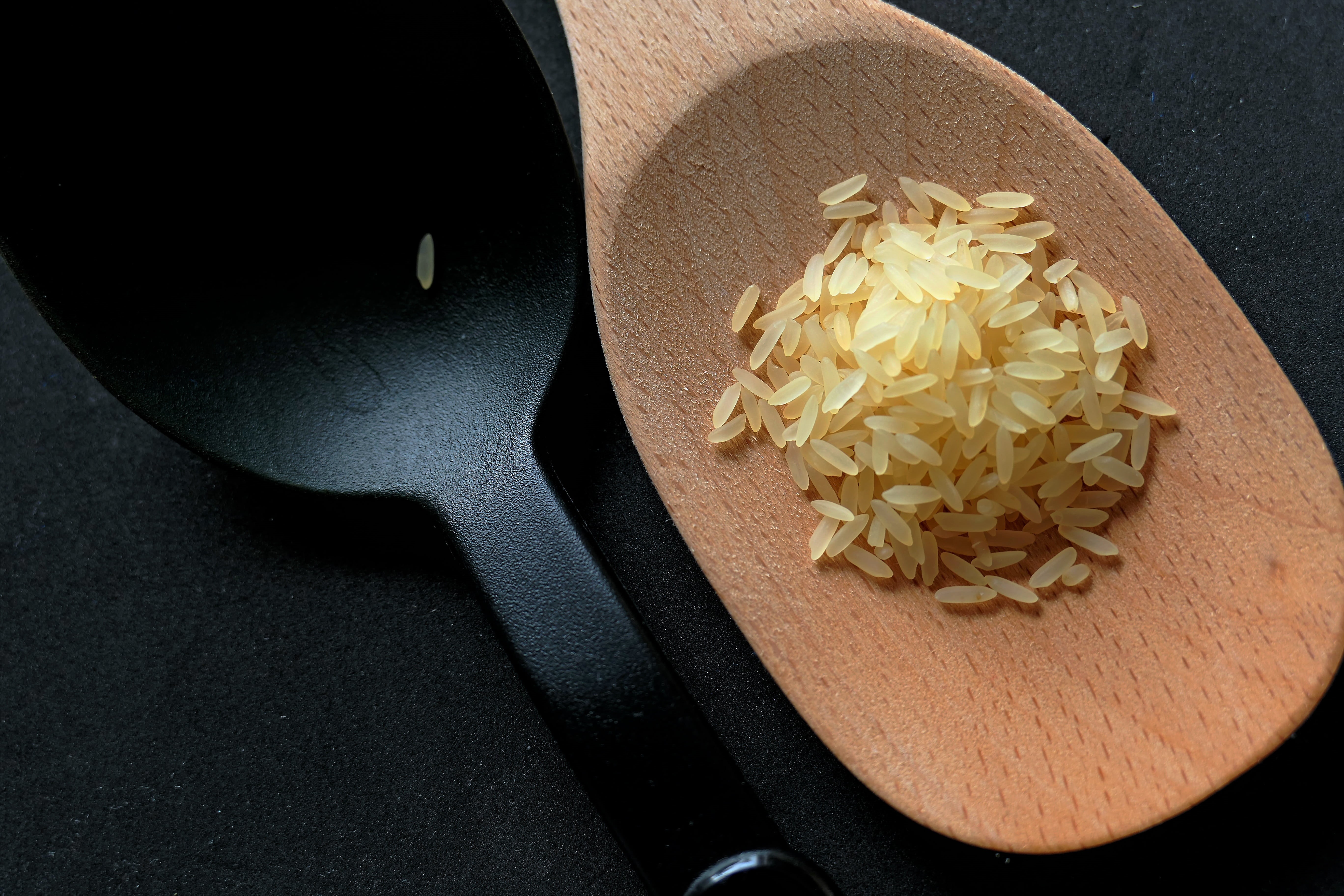 cooking enjoyment, lifestyles, cutting board, eat, household equipment, 5K, indoors, healthy eating, rice dish, wood - material, brown, rice, preparing food, HD Wallpaper