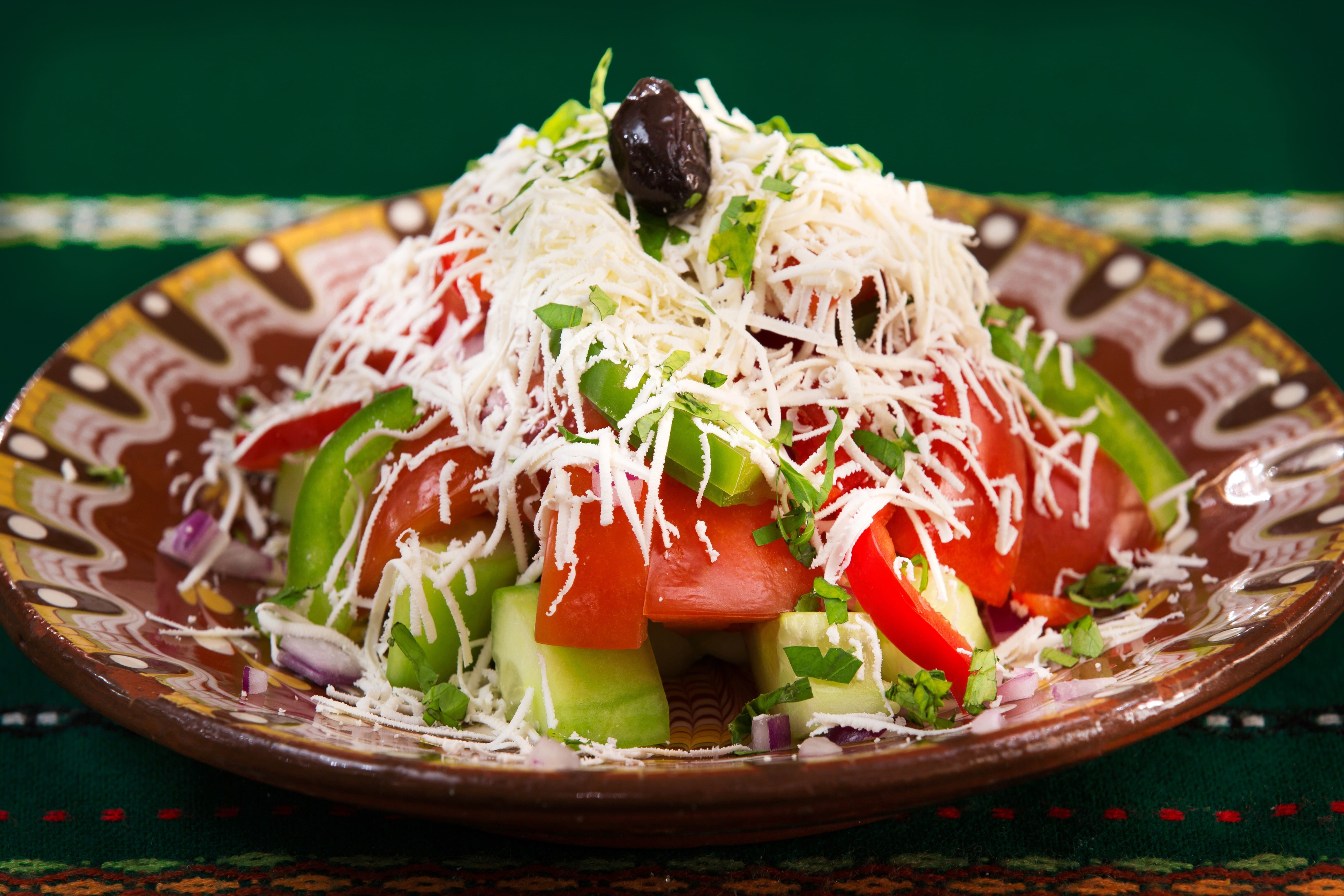 healthy eating, green, vegetables, chopped, vegetable, herb, photography, no people, ready-to-eat, mozzarella, macro, dinner, vegan, refreshment, lettuce, HD Wallpaper