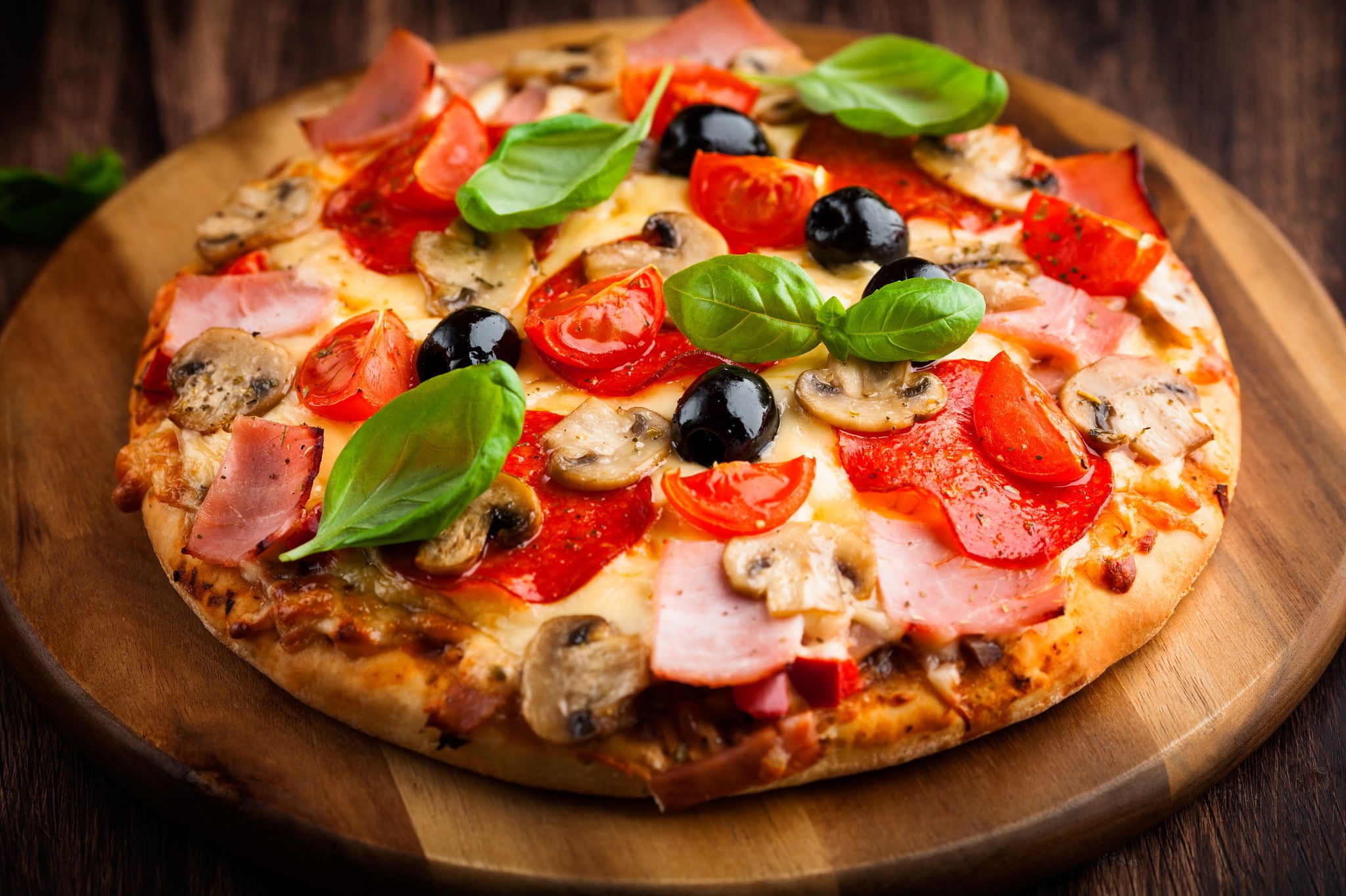 gourmet, pepperoni, vegetable, fruit, pizzeria, unhealthy eating, dairy product, mozzarella, no People, italian Culture, dinner, cheese, dough, food, italian food, HD Wallpaper