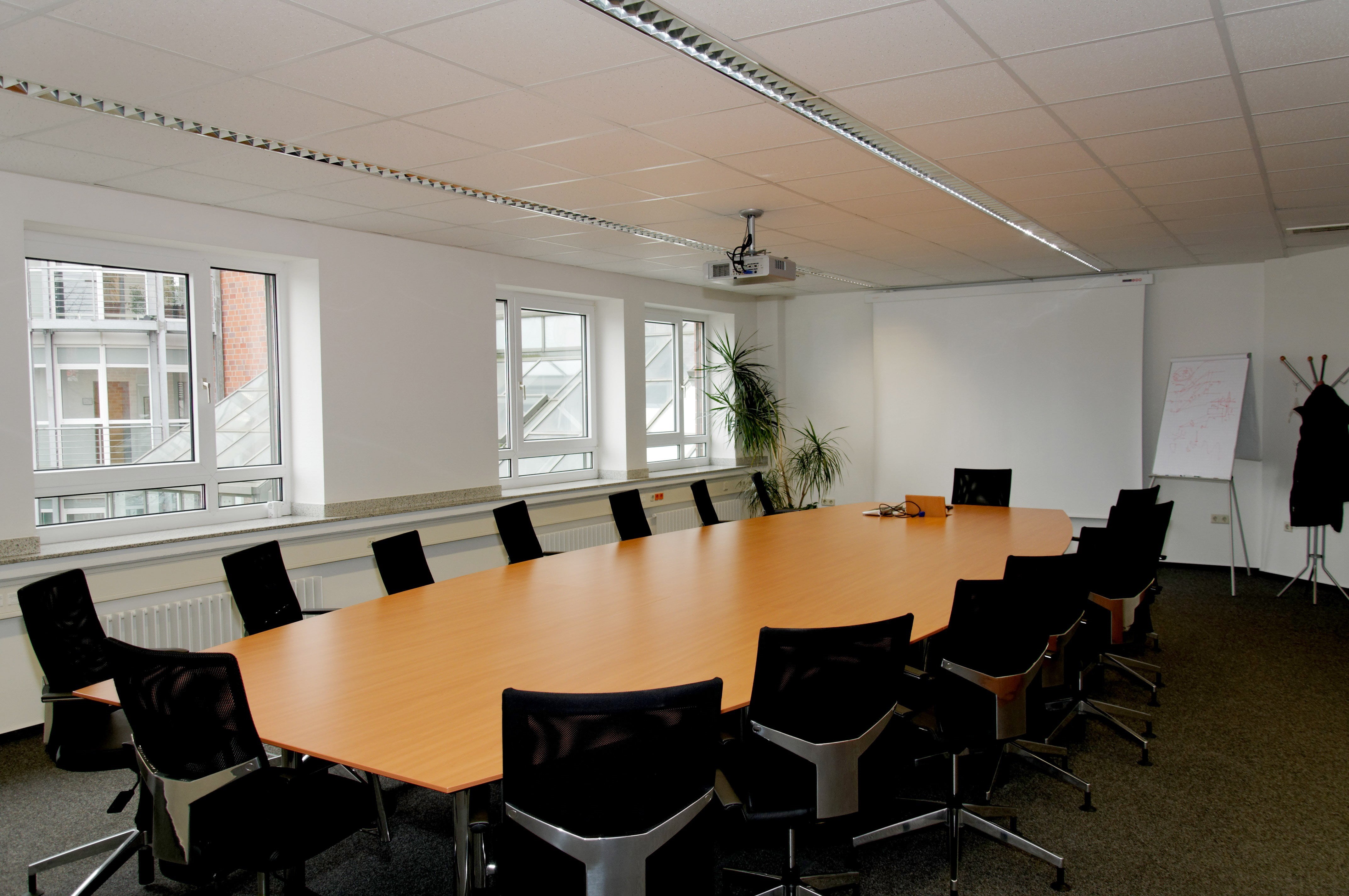 corporate business, conference table, empty, ceiling, window, 4K, modern, beamer, furniture, domestic Room, arrangement, seminar, table, meeting, glass - material, HD Wallpaper