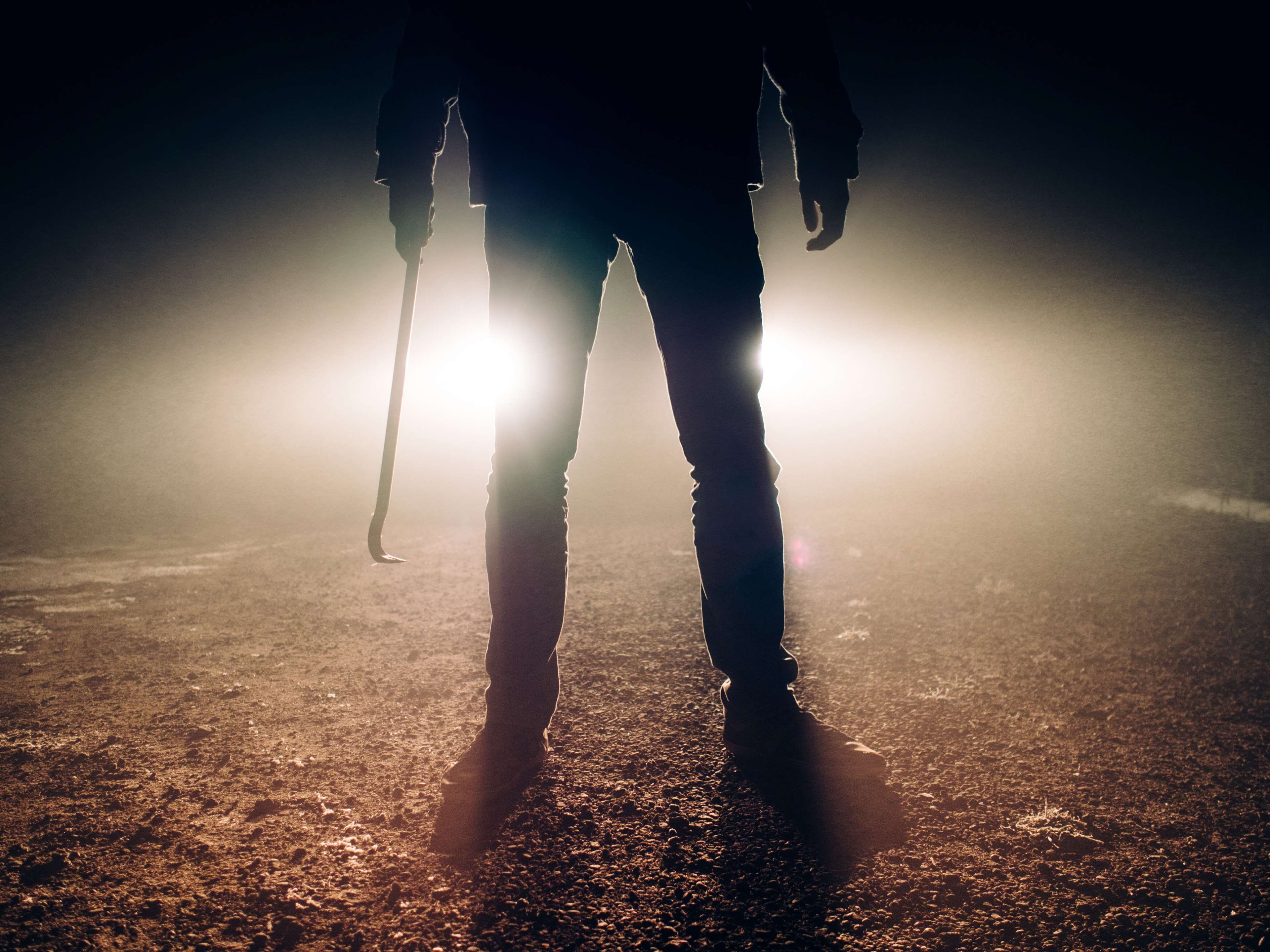 nature, back lit, limb, lens flare, lights, brutal, dangerous, violent, sunlight, crowbar, human leg, car, human limb, man, crime, men, silhouette, legs, HD Wallpaper