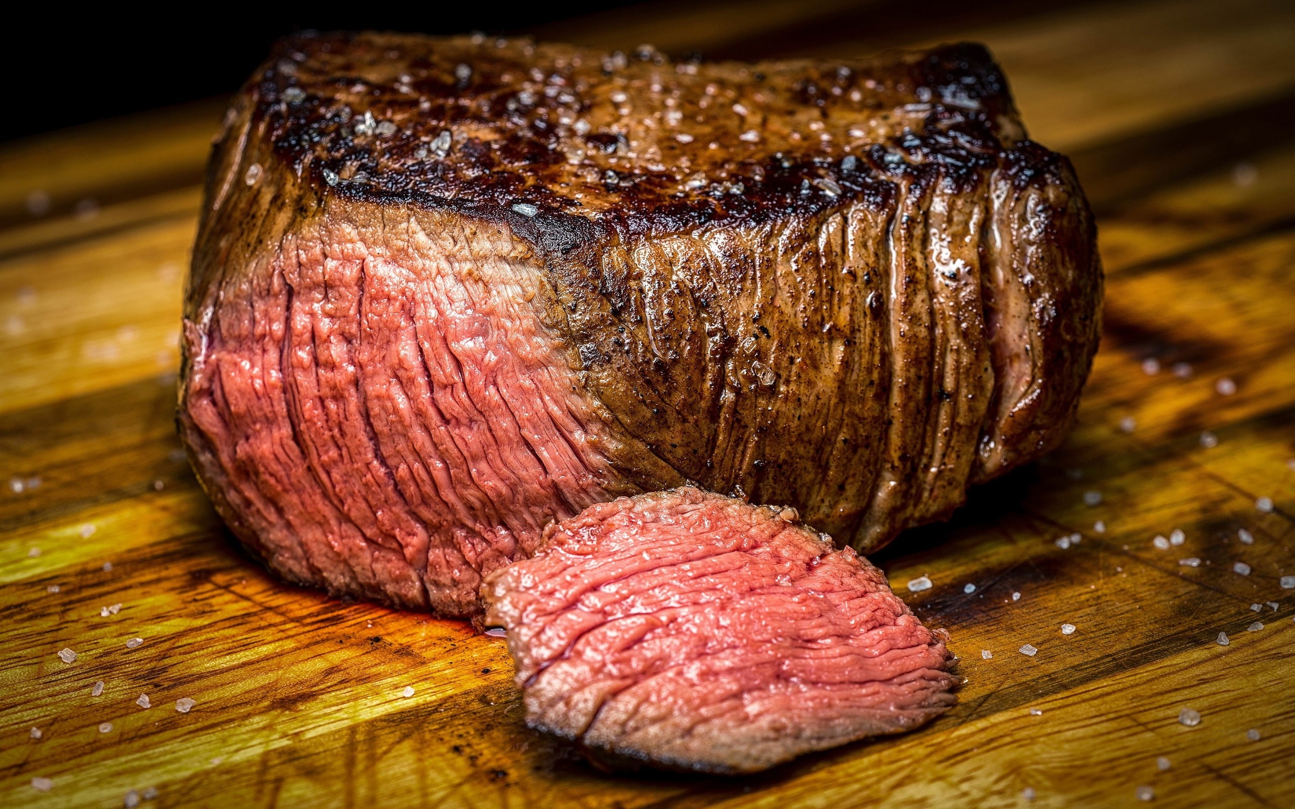 death, wooden surface, closeup, food, steak, depth of field, cow, 2K, meat, animals, salt, muscles, HD Wallpaper