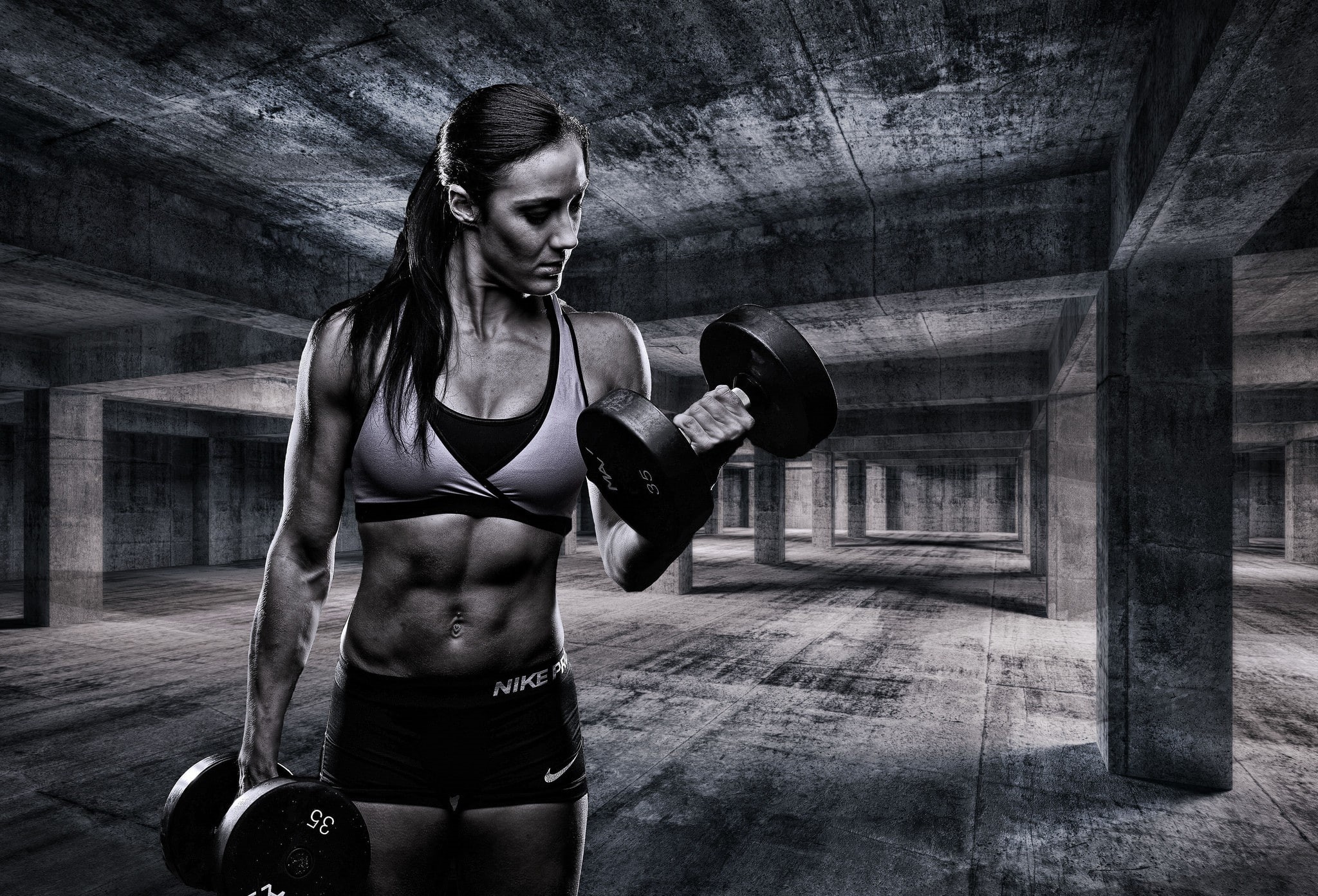 fitness, women, model, dumbbell, monochrome, 1080P, 2048x1392, sports, HD Wallpaper