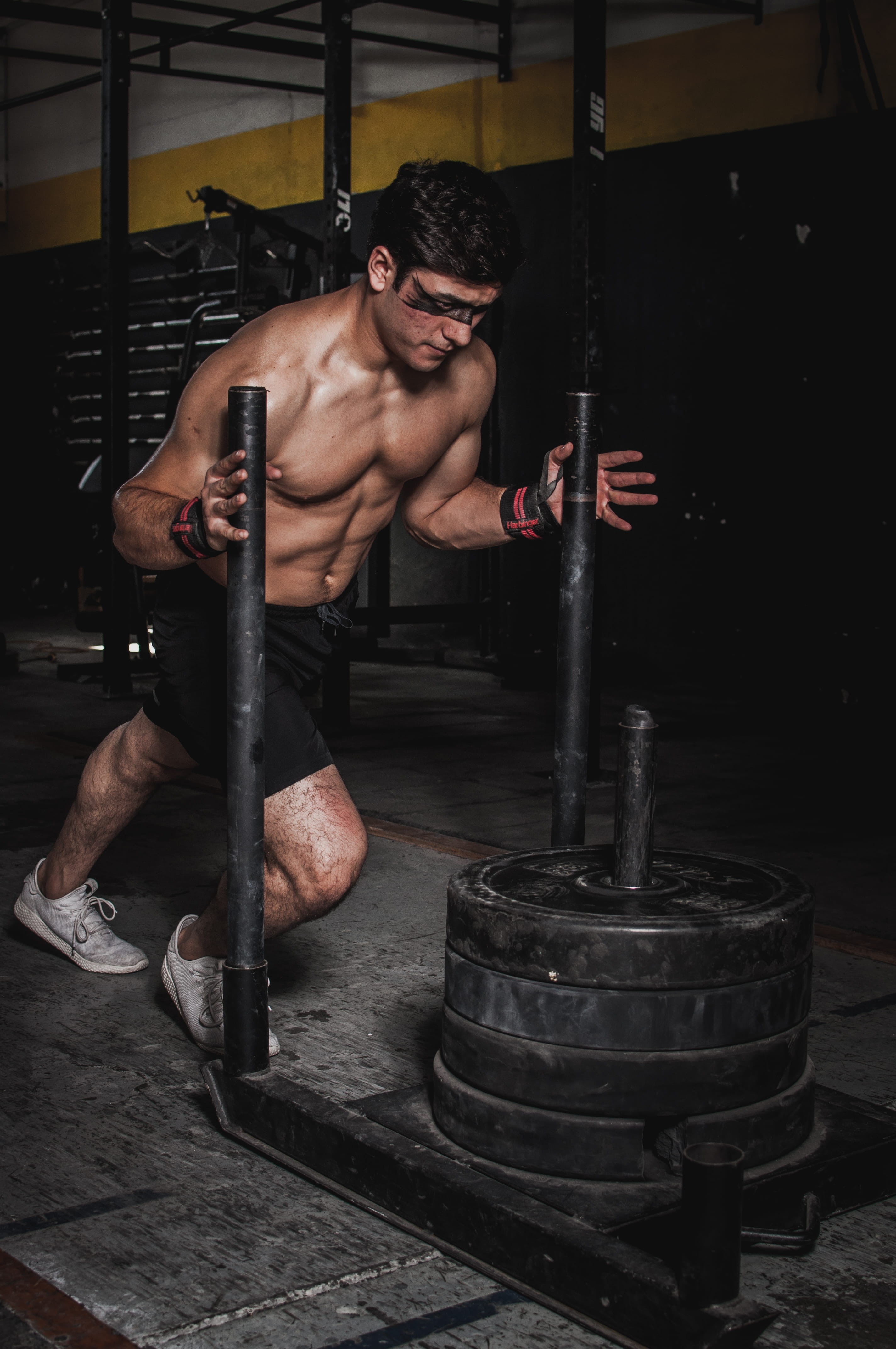 muscular build, training, wellbeing, brawny, weight, young adult, athlete, exercise, heavy, males, pushing, 4K, exercising, workout, effort, energy, bodybuilder, Phone HD Wallpaper