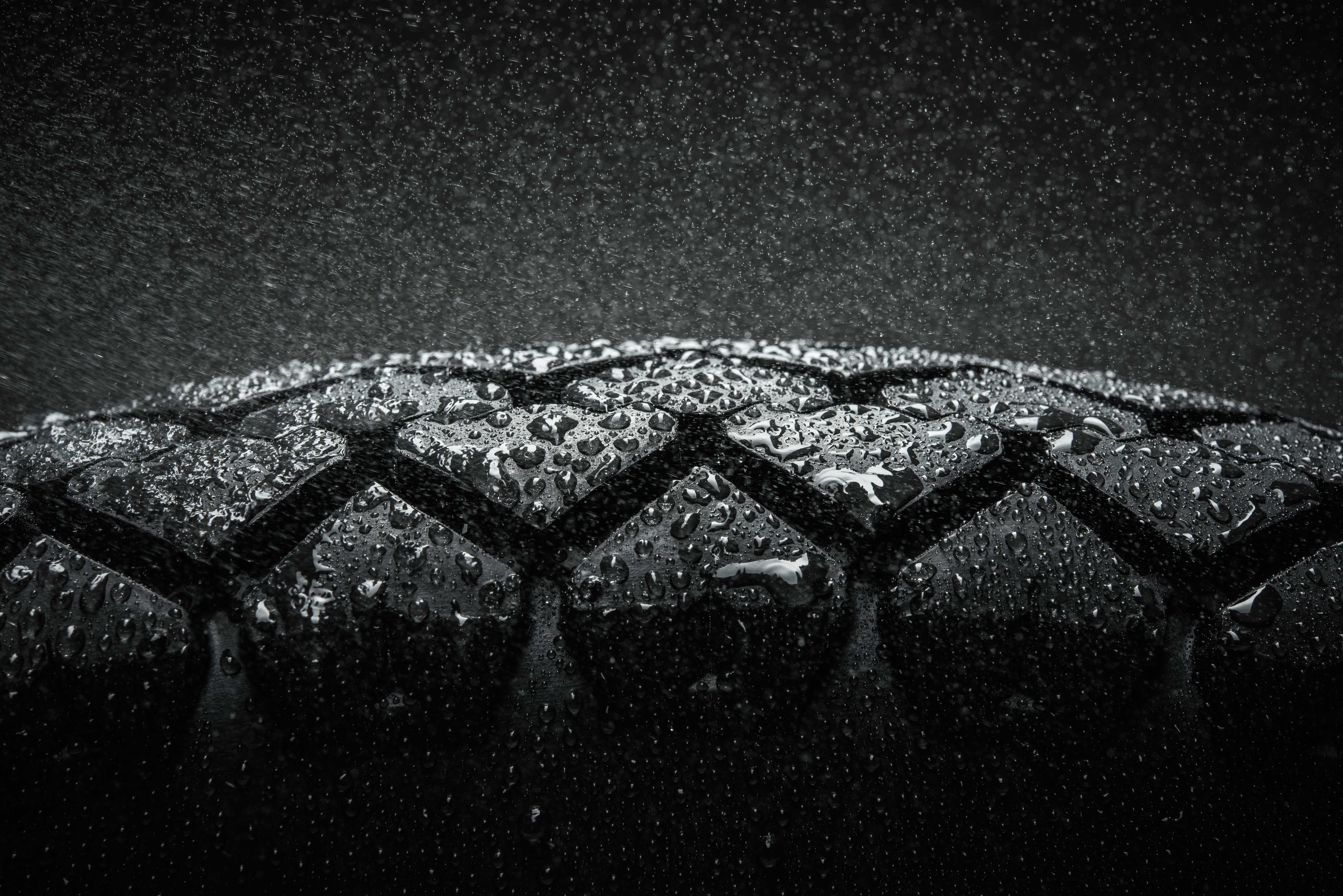 tree, close-up, drops, 5K, night, architecture, copy space, drop, water, outdoors, bokeh, macro, low angle view, no people, sky, lighting equipment, built structure, HD Wallpaper