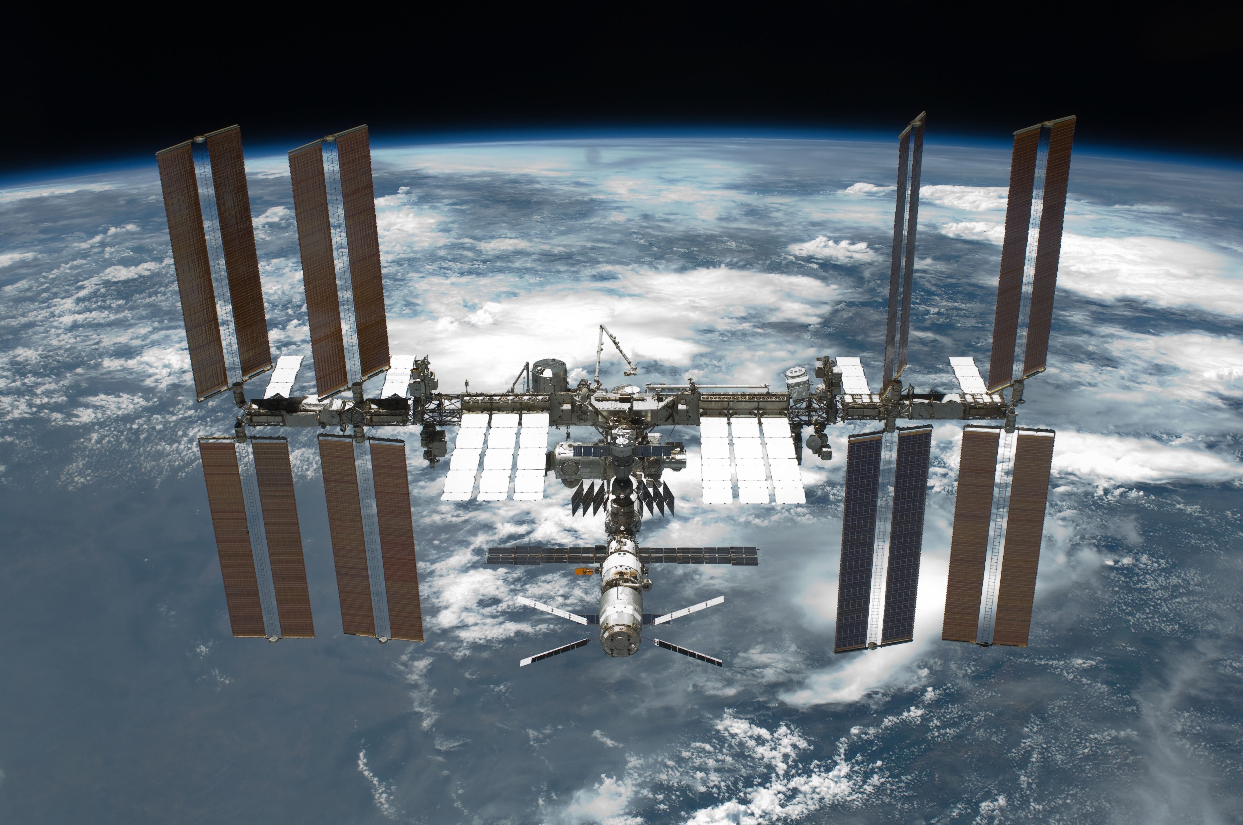 international space station, solar modules, sea, 4K, sky, motion, day, technology, science fiction, space travel, science, industry, military, iss, horizon, HD Wallpaper