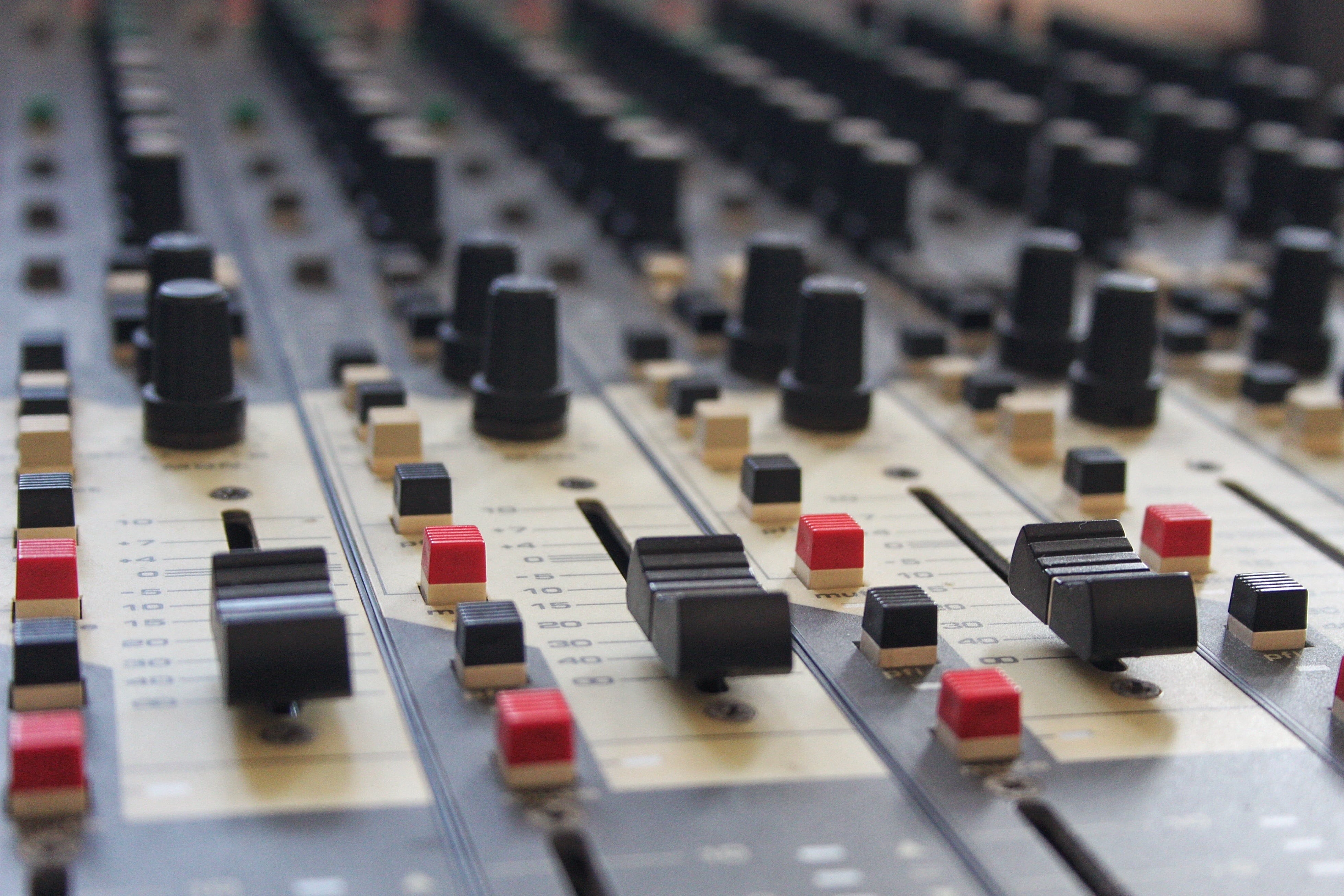 mix, music, electrical equipment, desk, arts culture and entertainment, no people, studio, radio station, black, console, professional, recording, equipment, HD Wallpaper