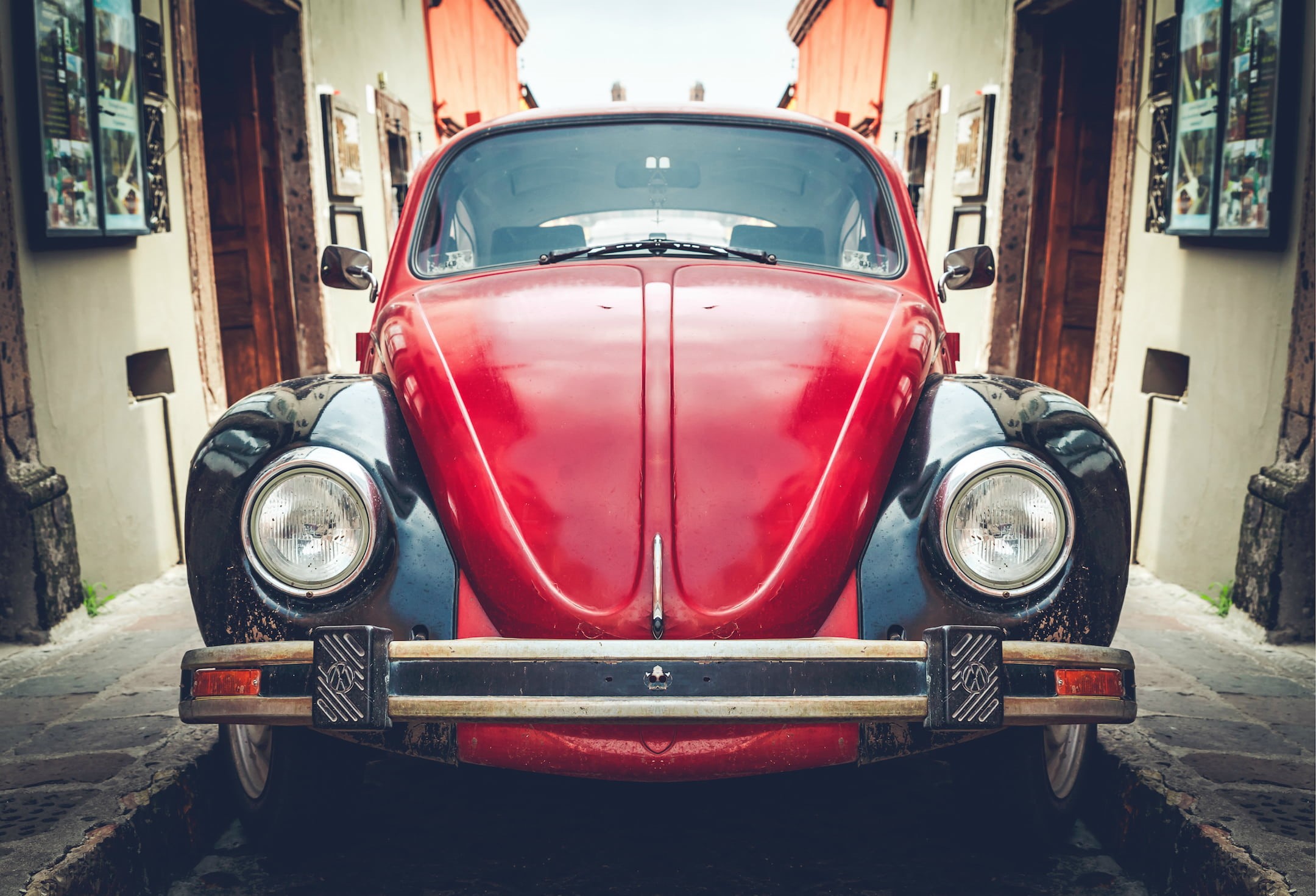 red, city, stationary, road, old, transportation, built structure, houses, land Vehicle, volkswagen, architecture, mode of transportation, building exterior, HD Wallpaper
