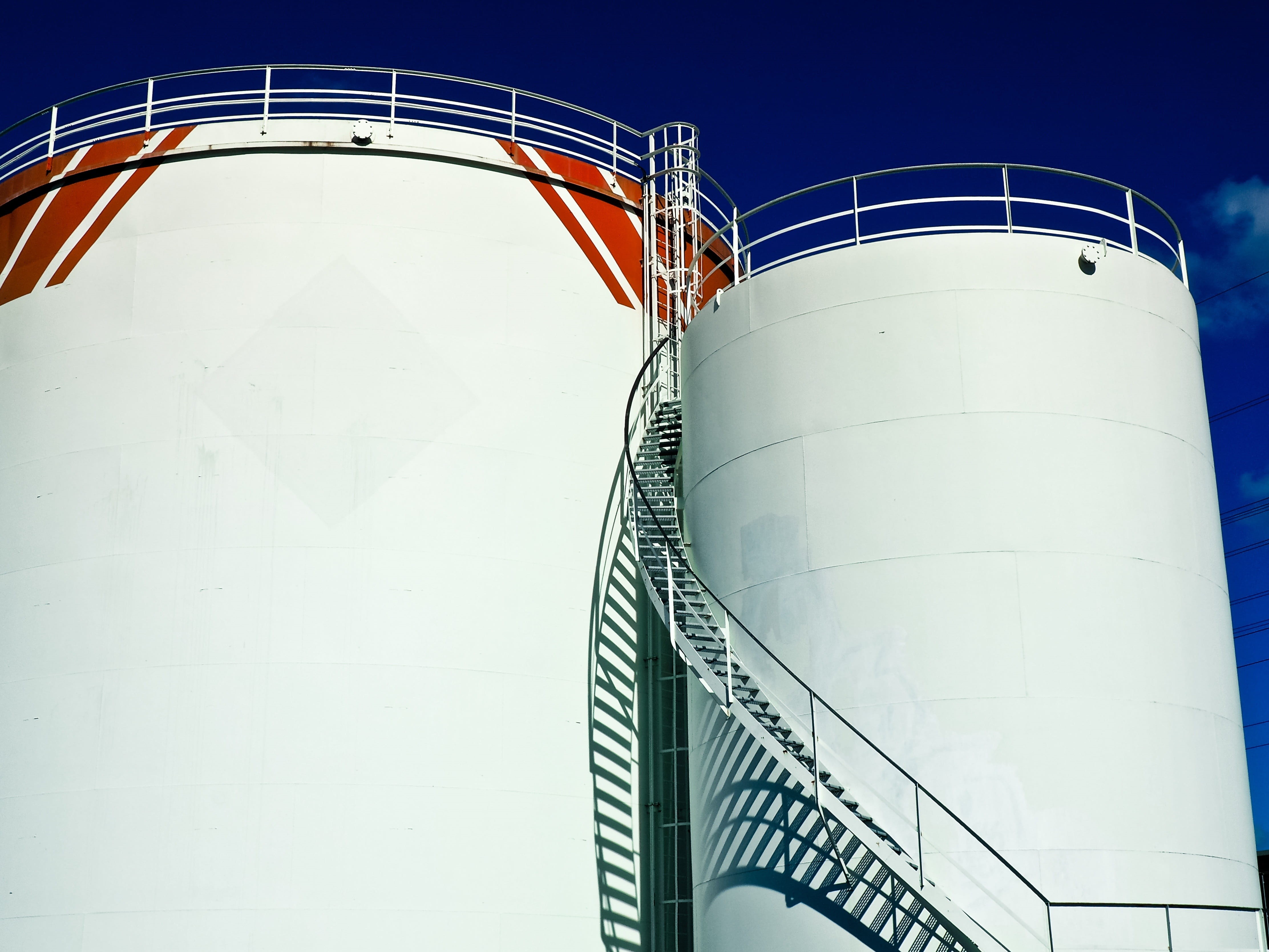 industry, low angle view, port, outdoors, white color, power, architecture, industrial landscape, fuel storage tank, fossil fuel, day, no people, storage compartment, HD Wallpaper