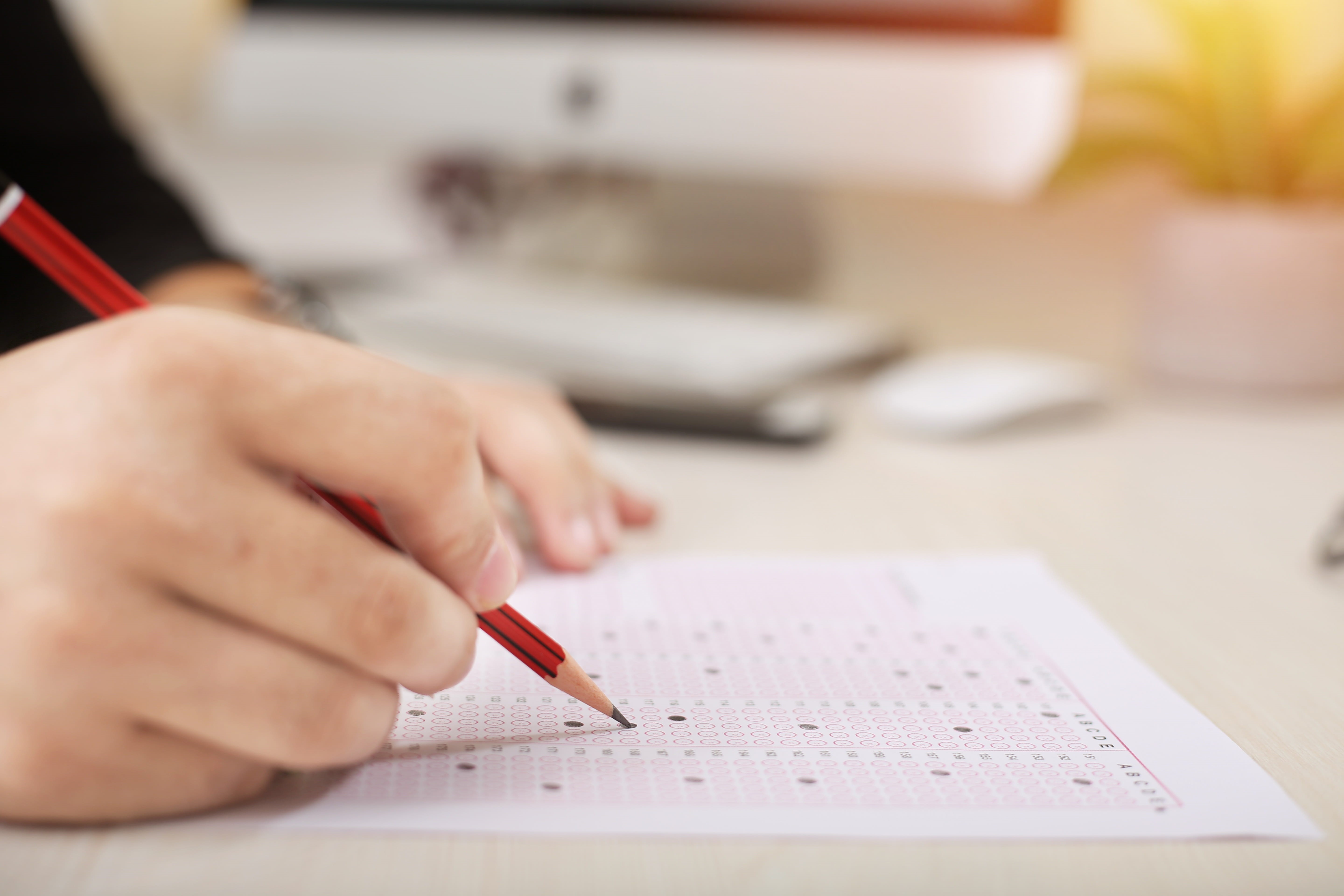 focus on foreground, people, table, adult, office, sheet, studying, pencil, selective focus, paper, document, holding, choice, 5K, man, occupation, human body part, HD Wallpaper