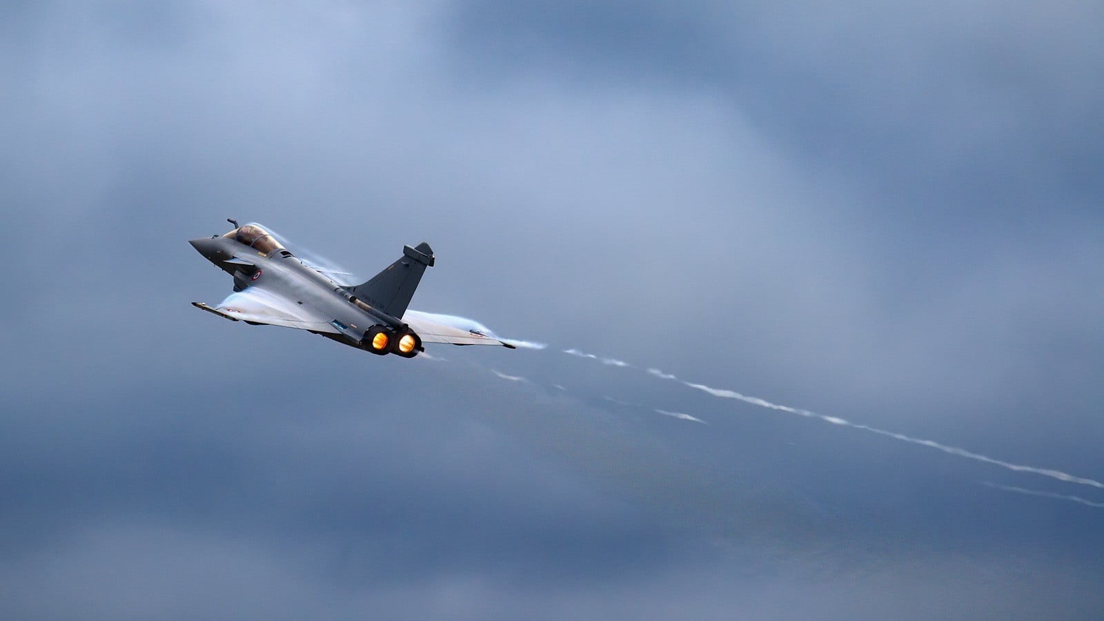 aerospace industry, low angle view, no people, fighter plane, transportation, Dassault Rafale, mid-air, military, sky, airshow, airplane, air force, on the move, HD Wallpaper
