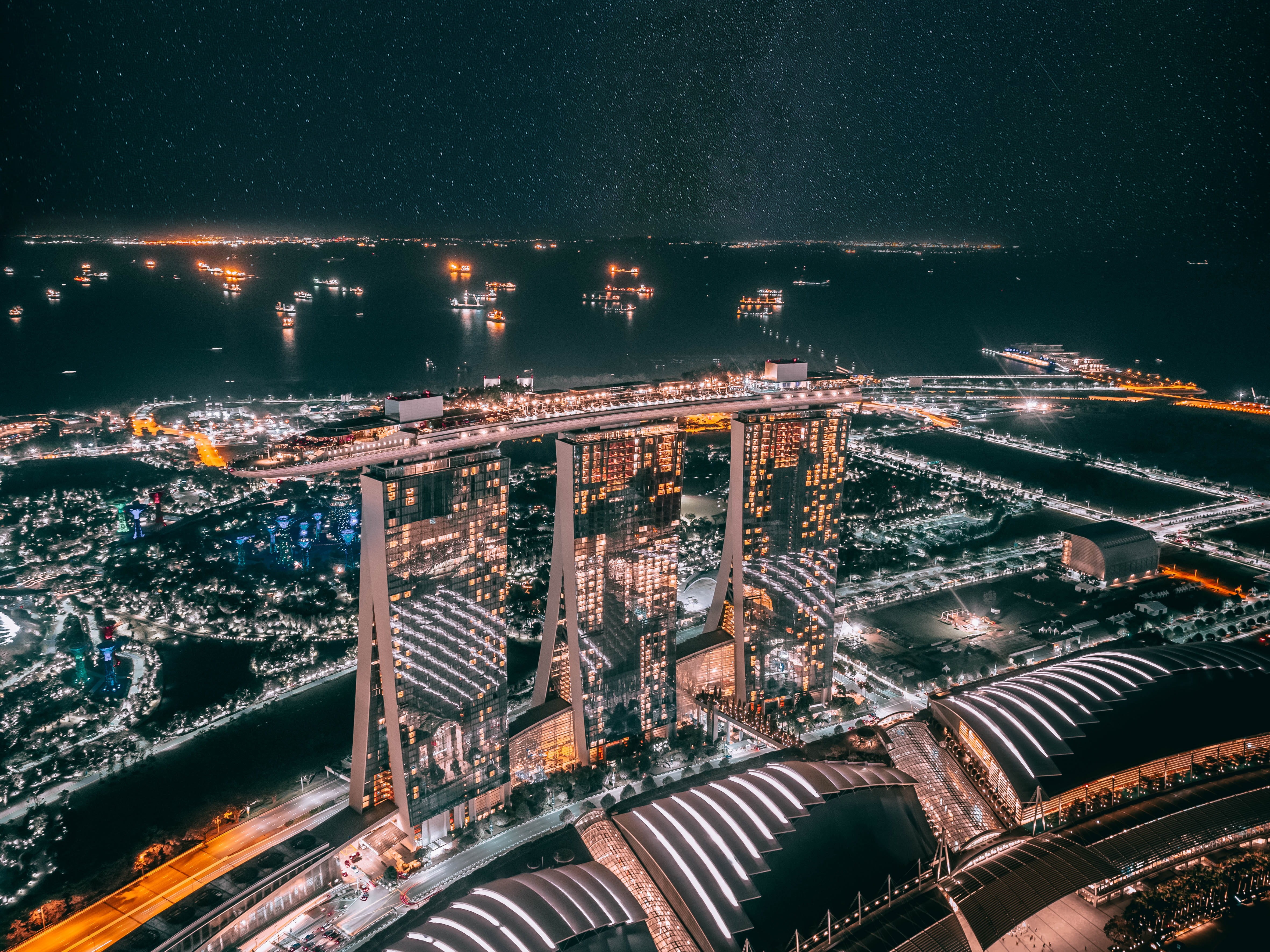 explore, arial view, glass, skyscraper, motion, 4K, bridge - man made structure, top, photo, night, time, high angle view, city, building exterior, city life, HD Wallpaper
