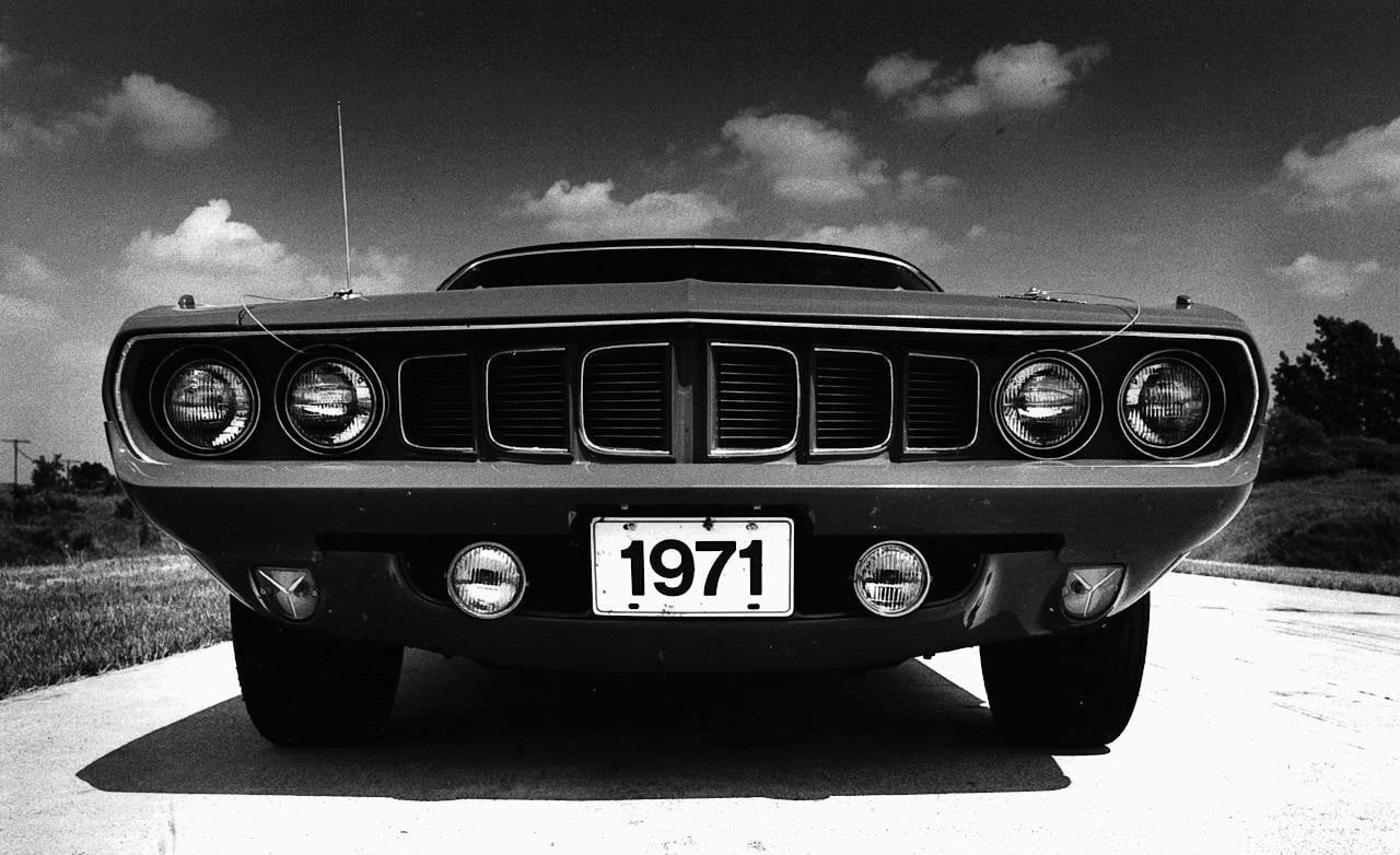 photo, headlight, grate, outdoors, grayscale, day, Plymouth, grid, transportation, no people, car, land vehicle, cloud - sky, old, mode of transportation, HD Wallpaper