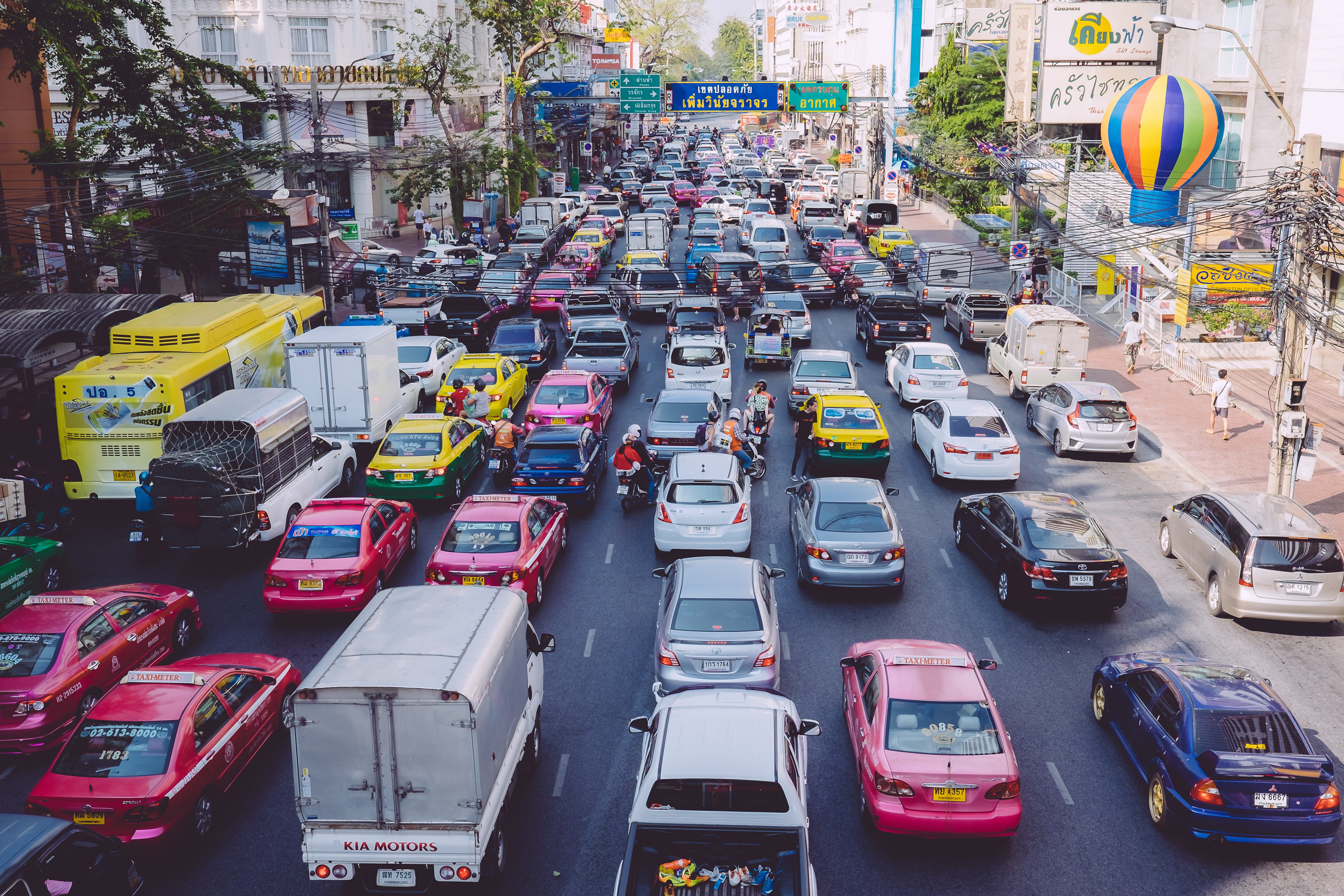 street, city street, balloon, day, cars, mode of transportation, motor vehicle, thailand, traffic, road, bangkok, 4K, taxi, building exterior, architecture, HD Wallpaper