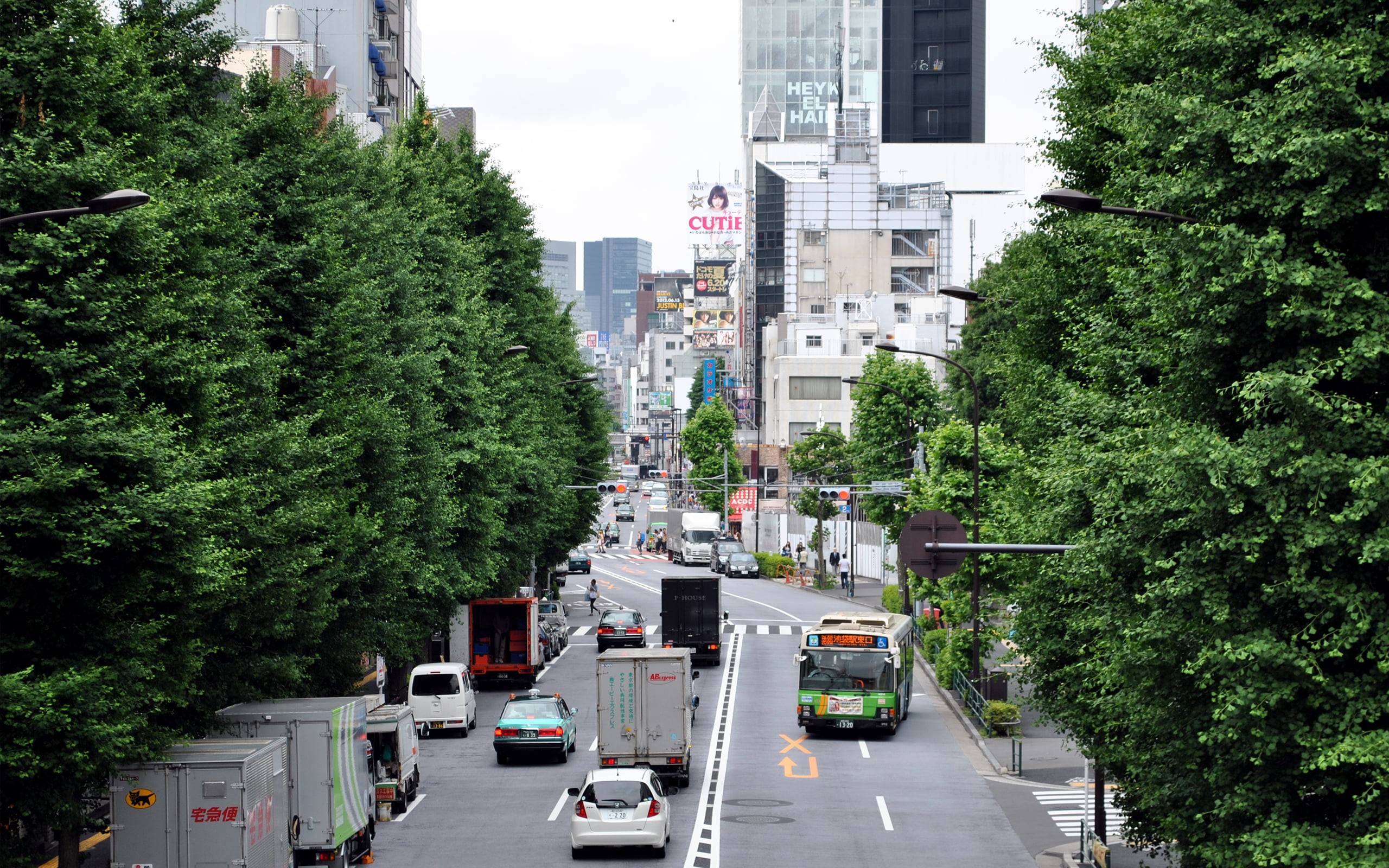no people, Japan, bus, cityscape, business, urban Scene, green, built Structure, day, building, mode of transportation, traffic, office Building, city street, HD Wallpaper
