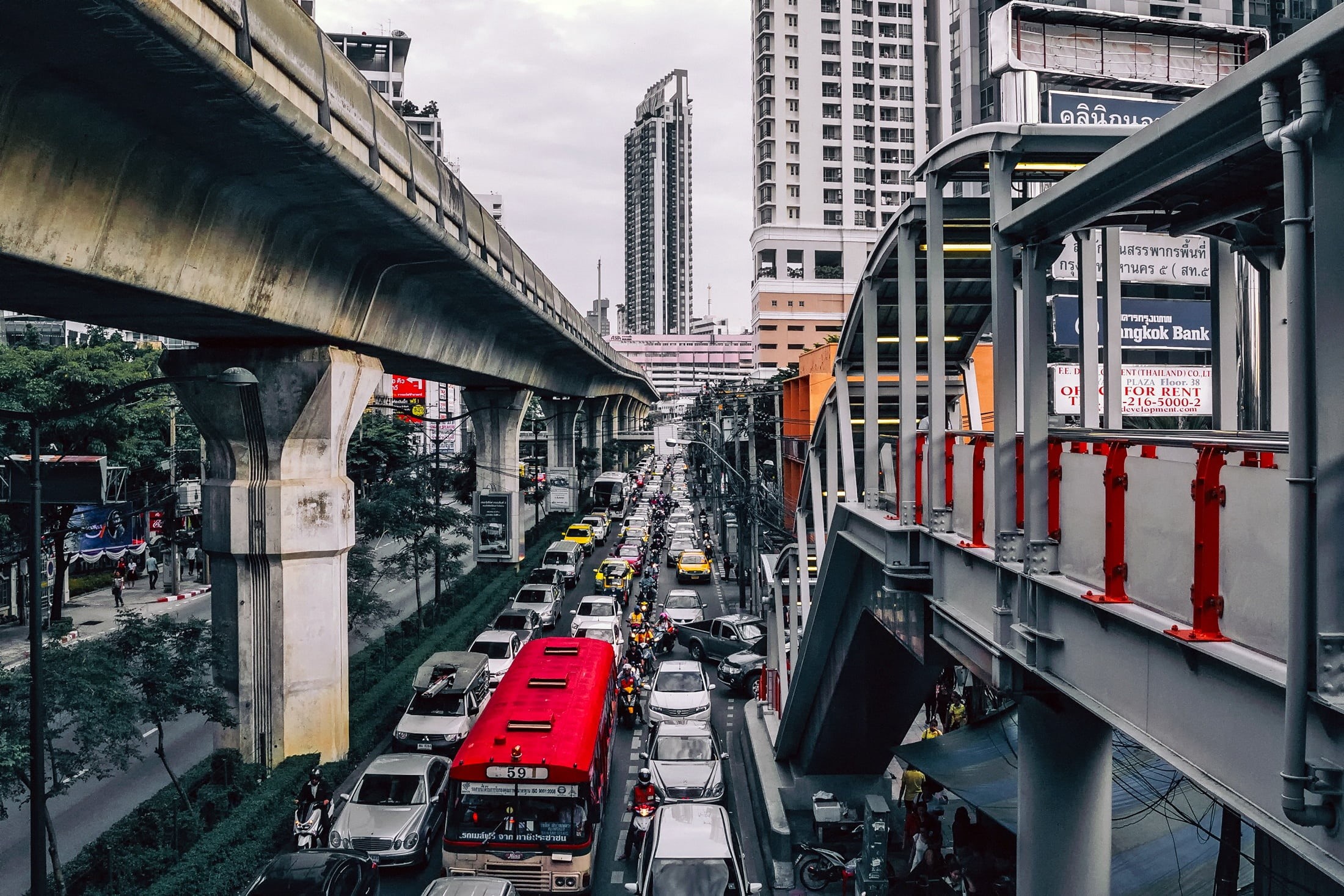 heavy, travel, architecture, cityscape, buildings, traffic jam, streets, busy, no people, land vehicle, outdoors, day, skyscraper, mode of transportation, HD Wallpaper
