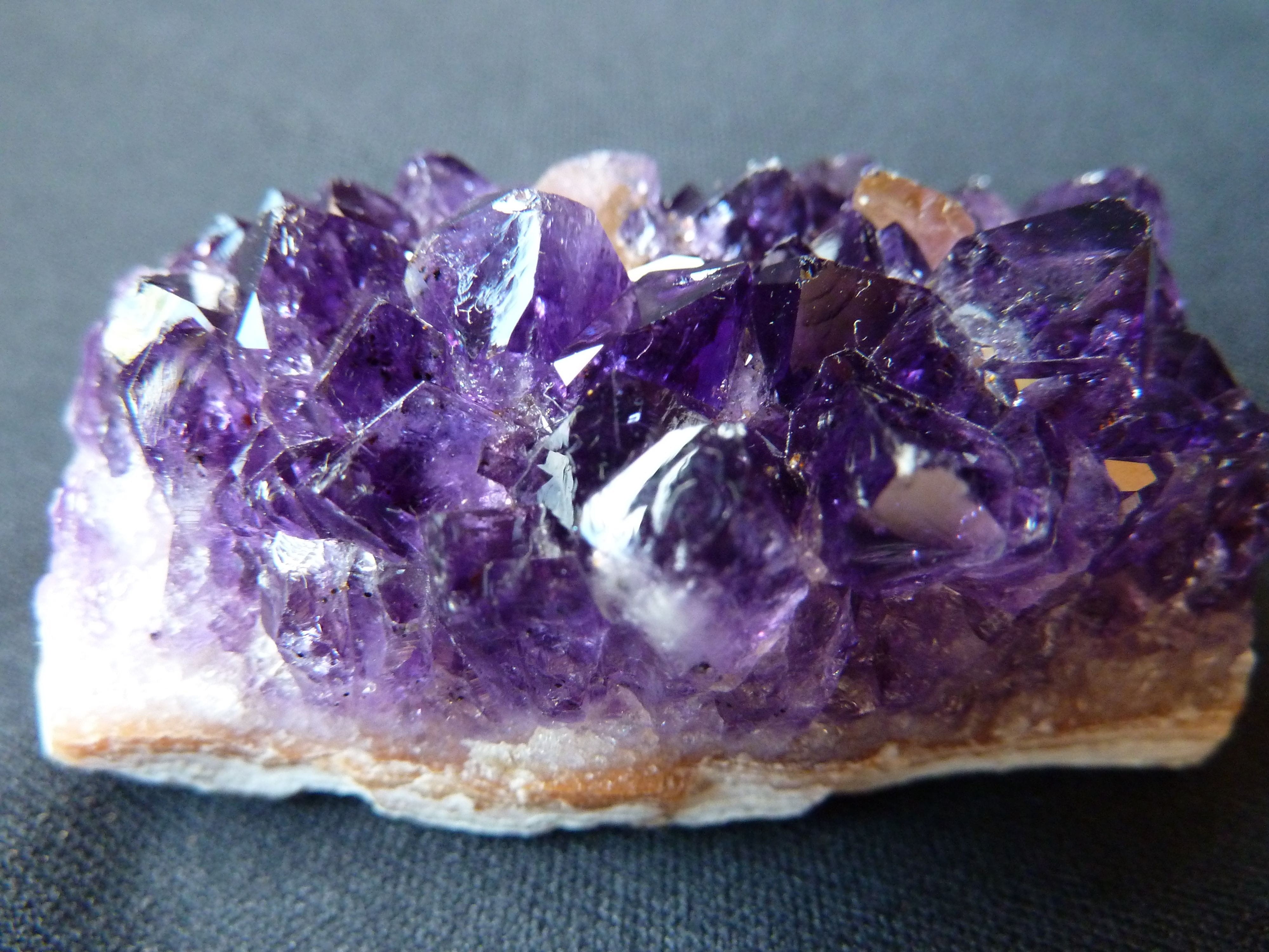 rock, protective stone, quartz, semi precious stone, textile, gem top, stone, nature, 4K, deco, crystal, gem buyer, food and drink, close-up, jewelry, HD Wallpaper