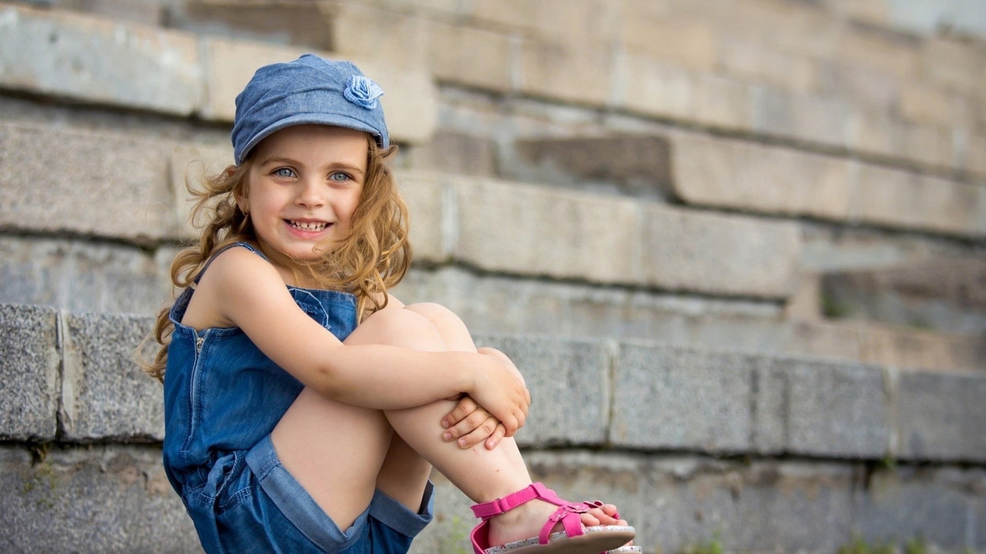 childhood, casual clothing, child, kid, cute, two, family, expression, healthy, human, face, females, smile, offspring, attractive, pretty, outdoors, love, HD Wallpaper
