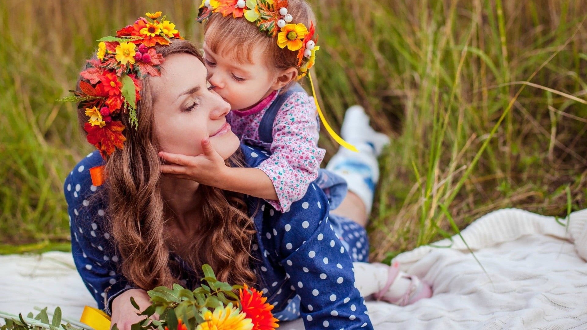 summer, smiling, plant, kid, face, two people, boy, smile, women, child, bouquet, happy, hairstyle, females, positive emotion, cute, family, outdoors, leisure activity, HD Wallpaper
