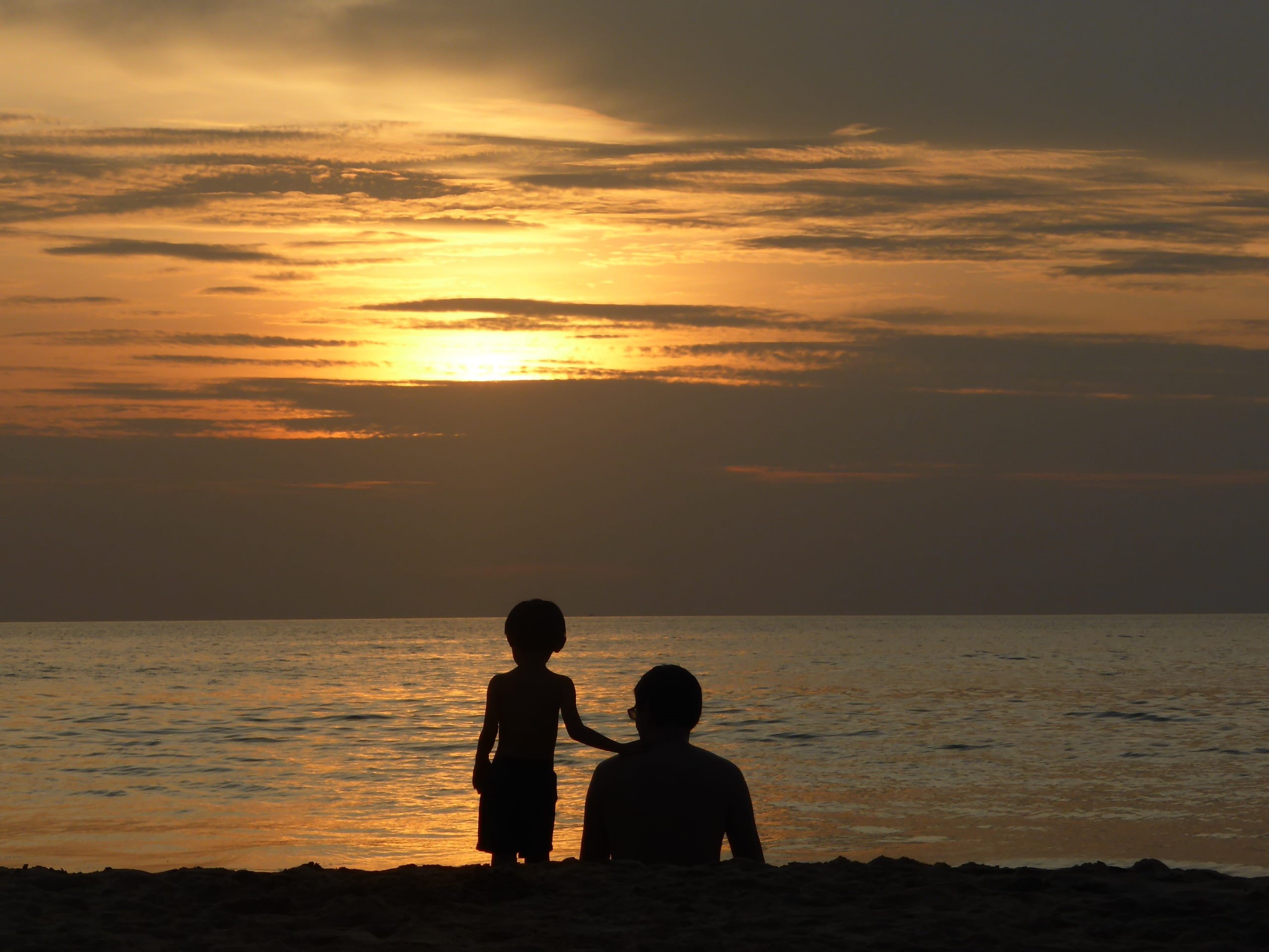 cloud - sky, horizon over water, love, sea, son, mother, Sunset, nature, seashore, man, orange color, water, lifestyles, boys, near, baby, boy, holiday, HD Wallpaper
