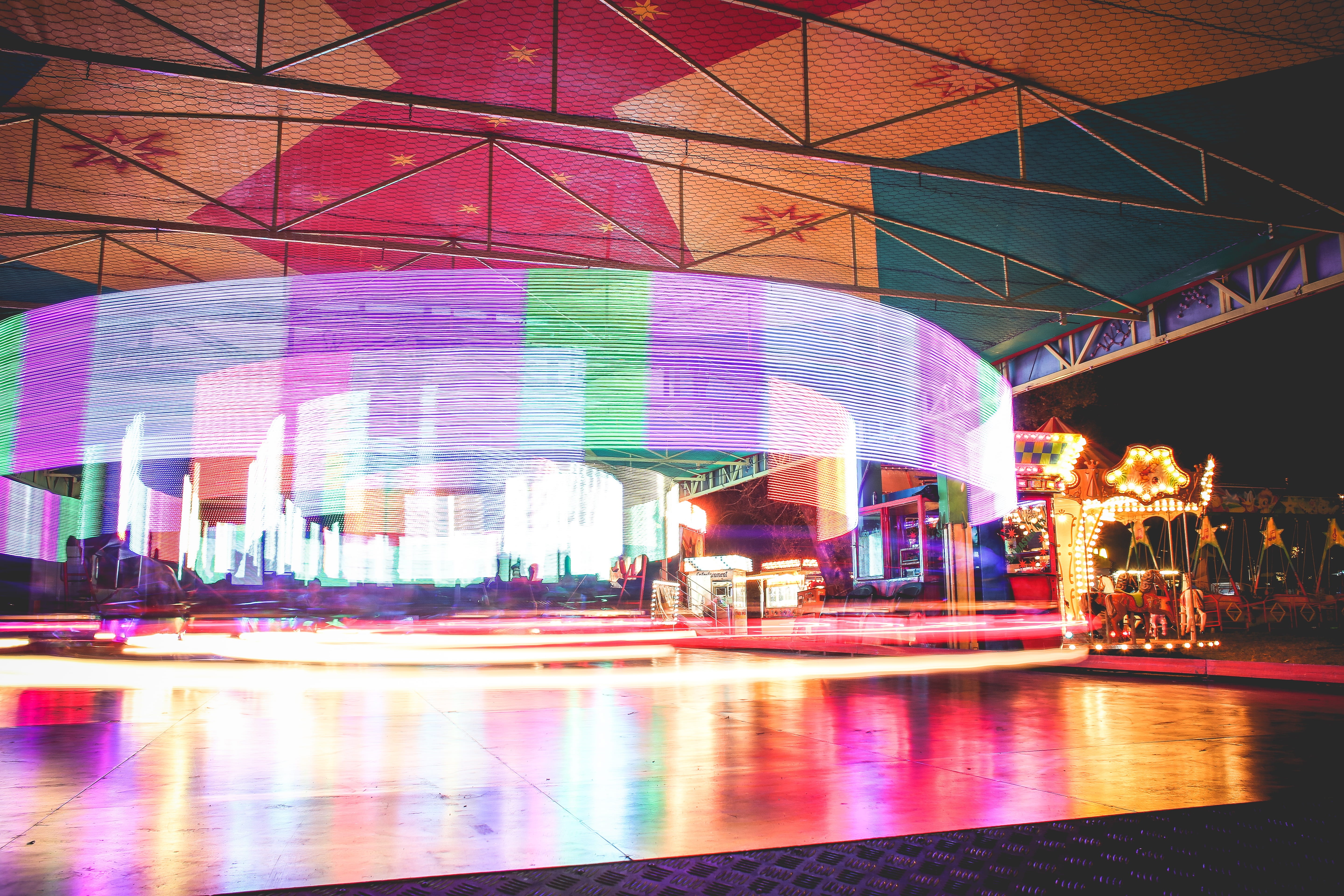 fainfair, water, night, cityscape, funfair, bumper, long exposure, famous Place, incidental people, nightlife, Bumper Cars, another, multi colored, arts culture and entertainment, HD Wallpaper
