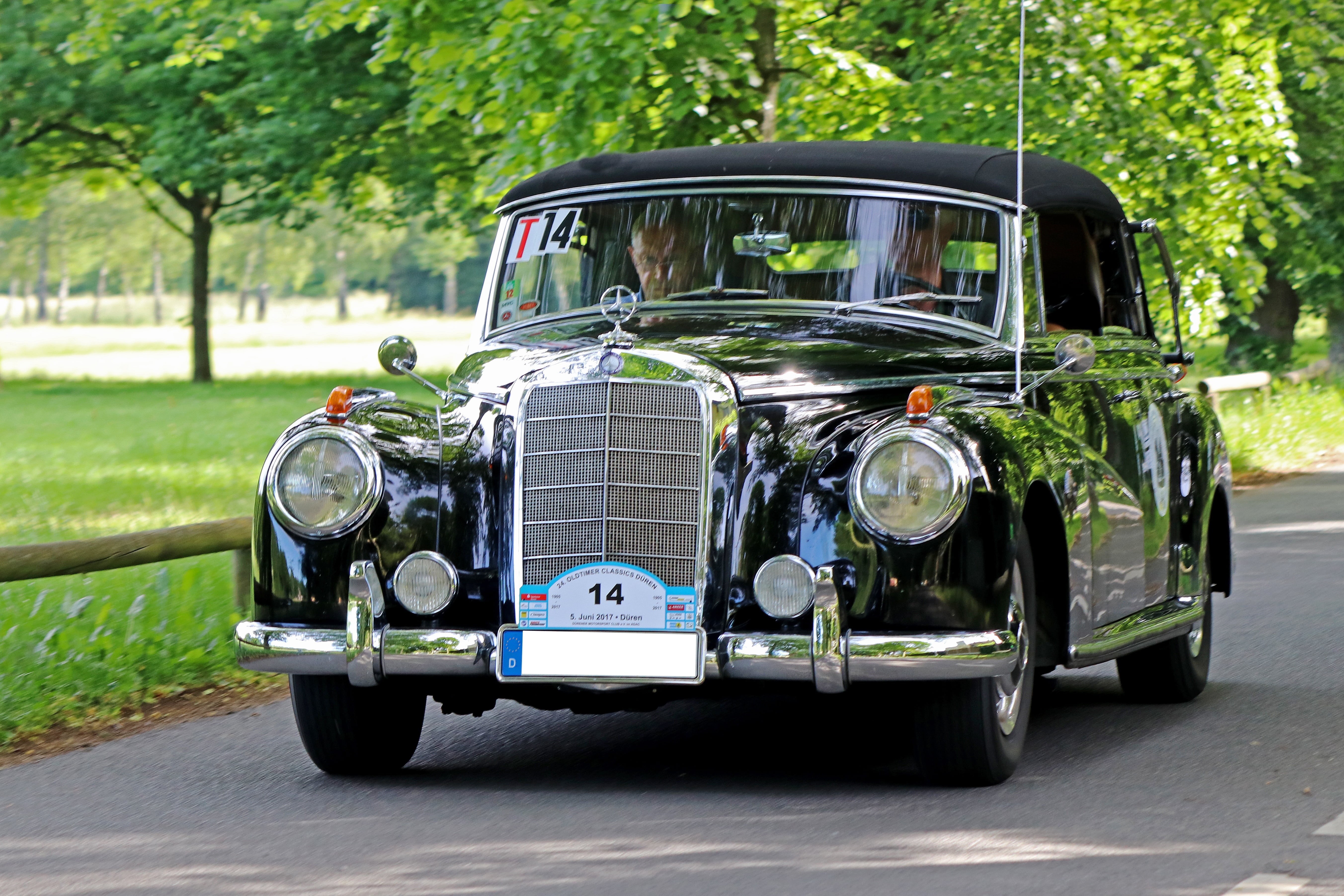green, land Vehicle, vintage Car, auto, luxury, day, nature, mercedes, headlight, parking, city, stationary, transportation, automotive, vintage, motor vehicle, HD Wallpaper