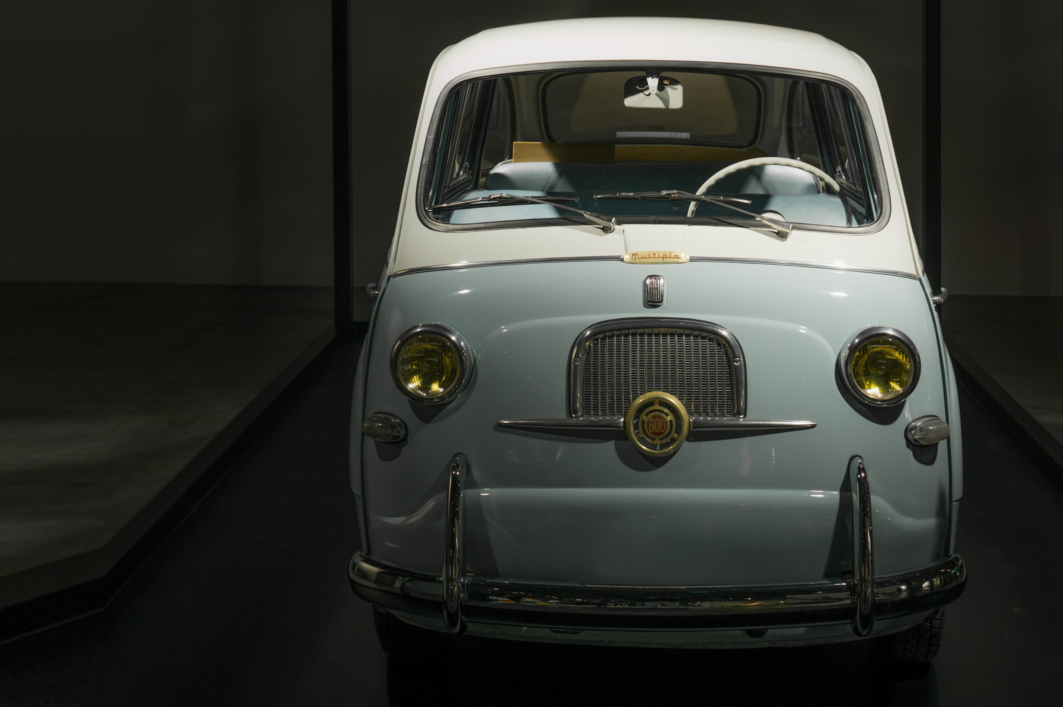 mode of Transport, headlight, old-fashioned, collectors Car, city, antique, no People, old, transport, retro Styled, 4K, vintage Car, luxury, motor vehicle, HD Wallpaper