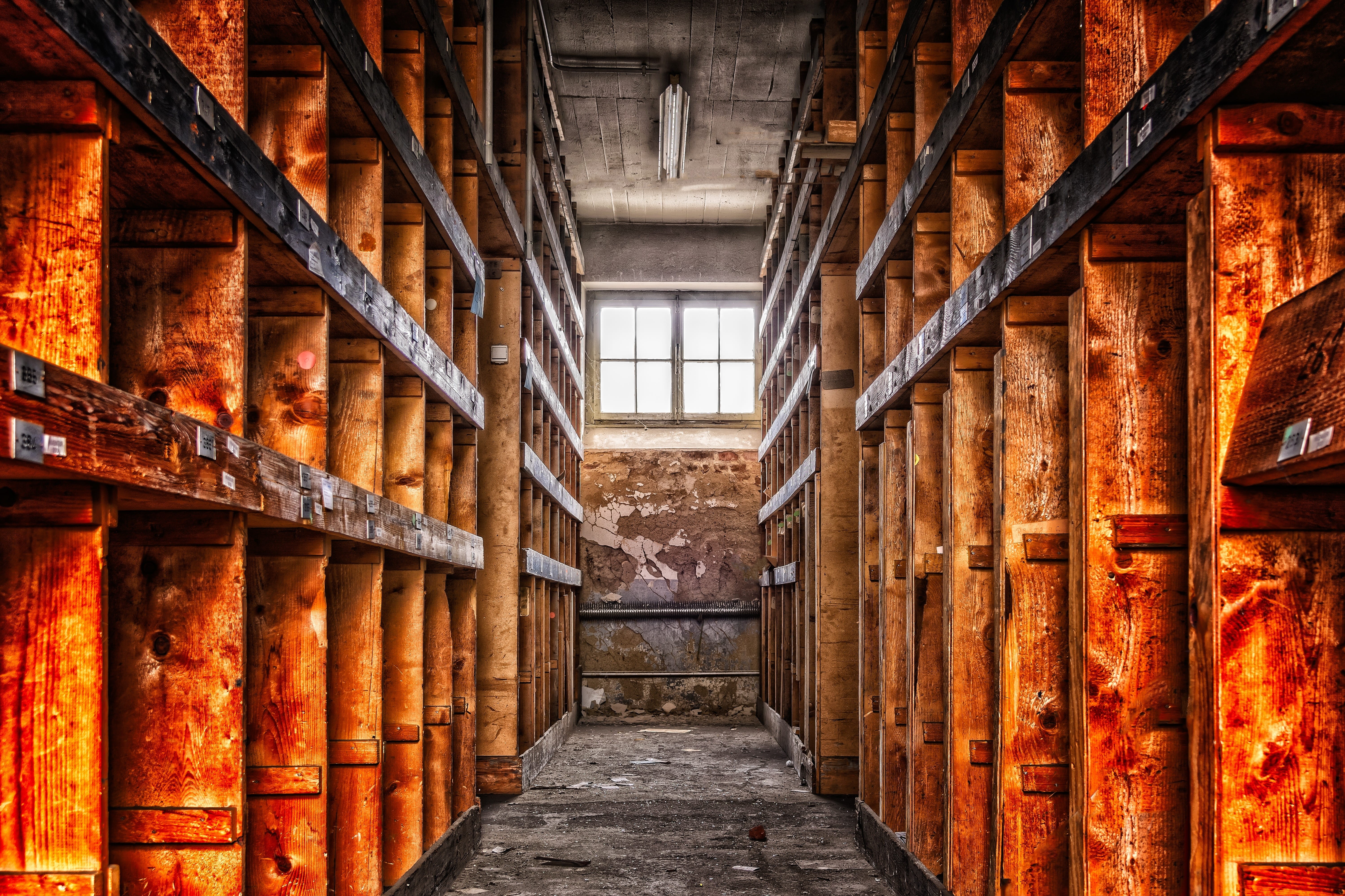 domestic room, pillar, pforphoto, material issue, lapsed, abandoned places, day, architecture, 5K, the way forward, wood, decay, ceiling, in a row, break up, HD Wallpaper
