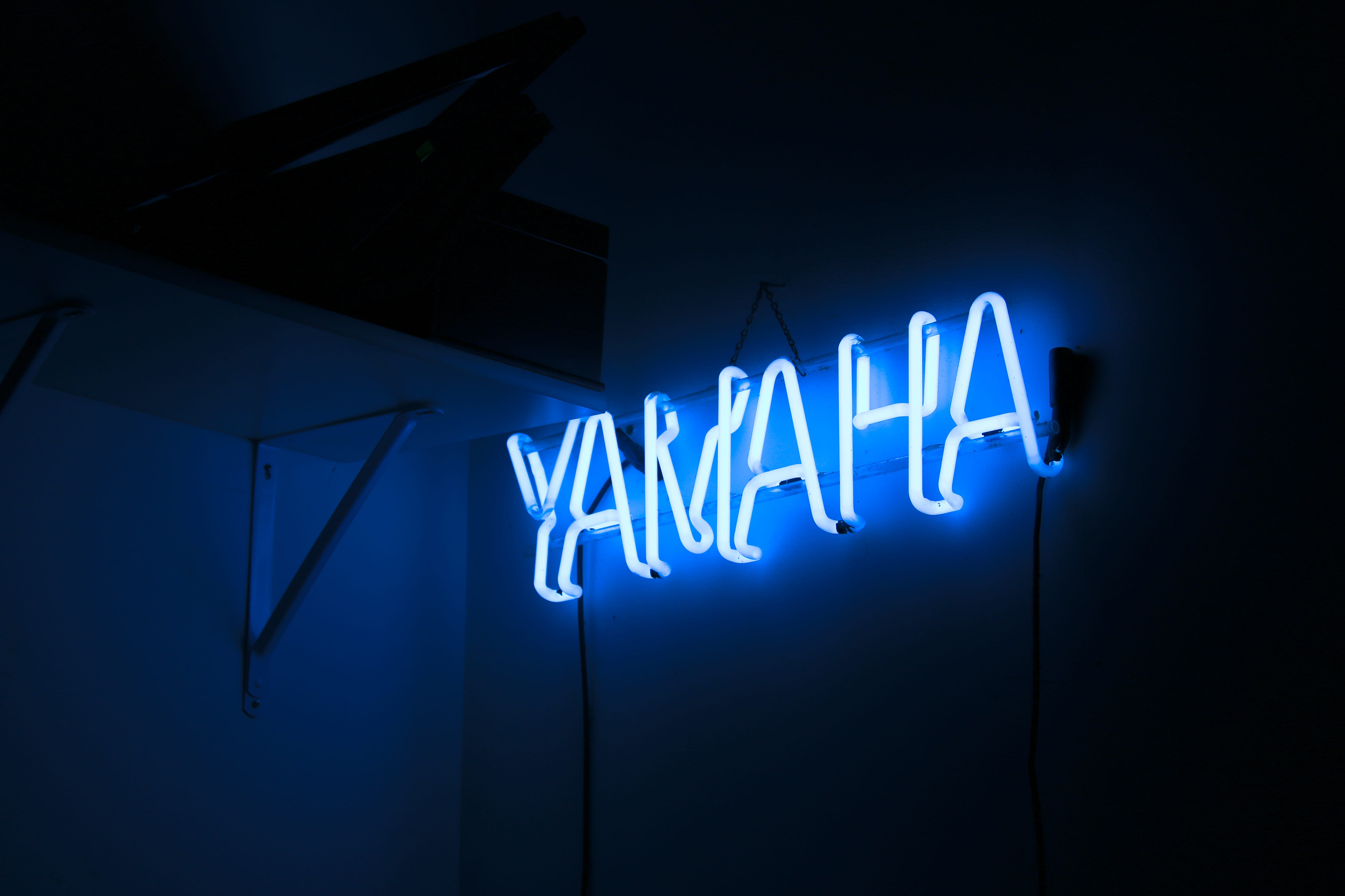 guidance, consumerism, nightlife, led, glowing, black background, western script, communication, glow, white, neon sign, dark, sign, studio shot, signage, HD Wallpaper