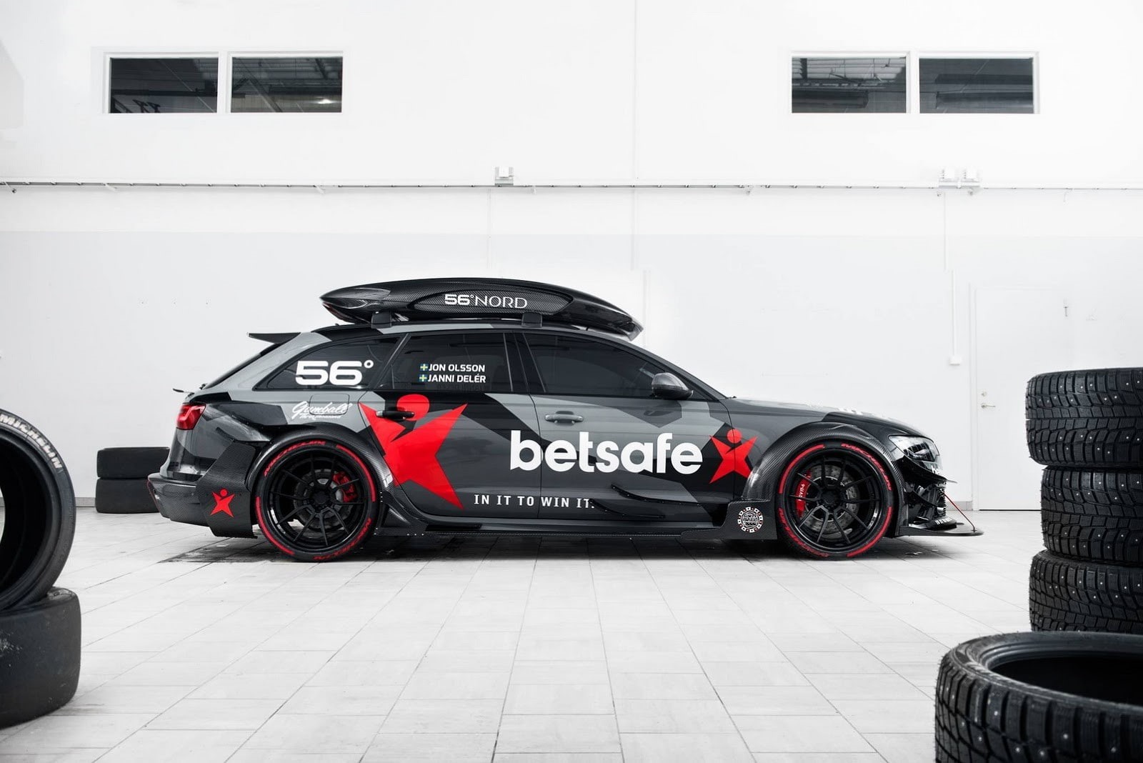 flooring, building exterior, parking, stationary, car, garage, luxury, built structure, Audi, wheel, outdoors, day, land vehicle, tire, mode of transportation, HD Wallpaper