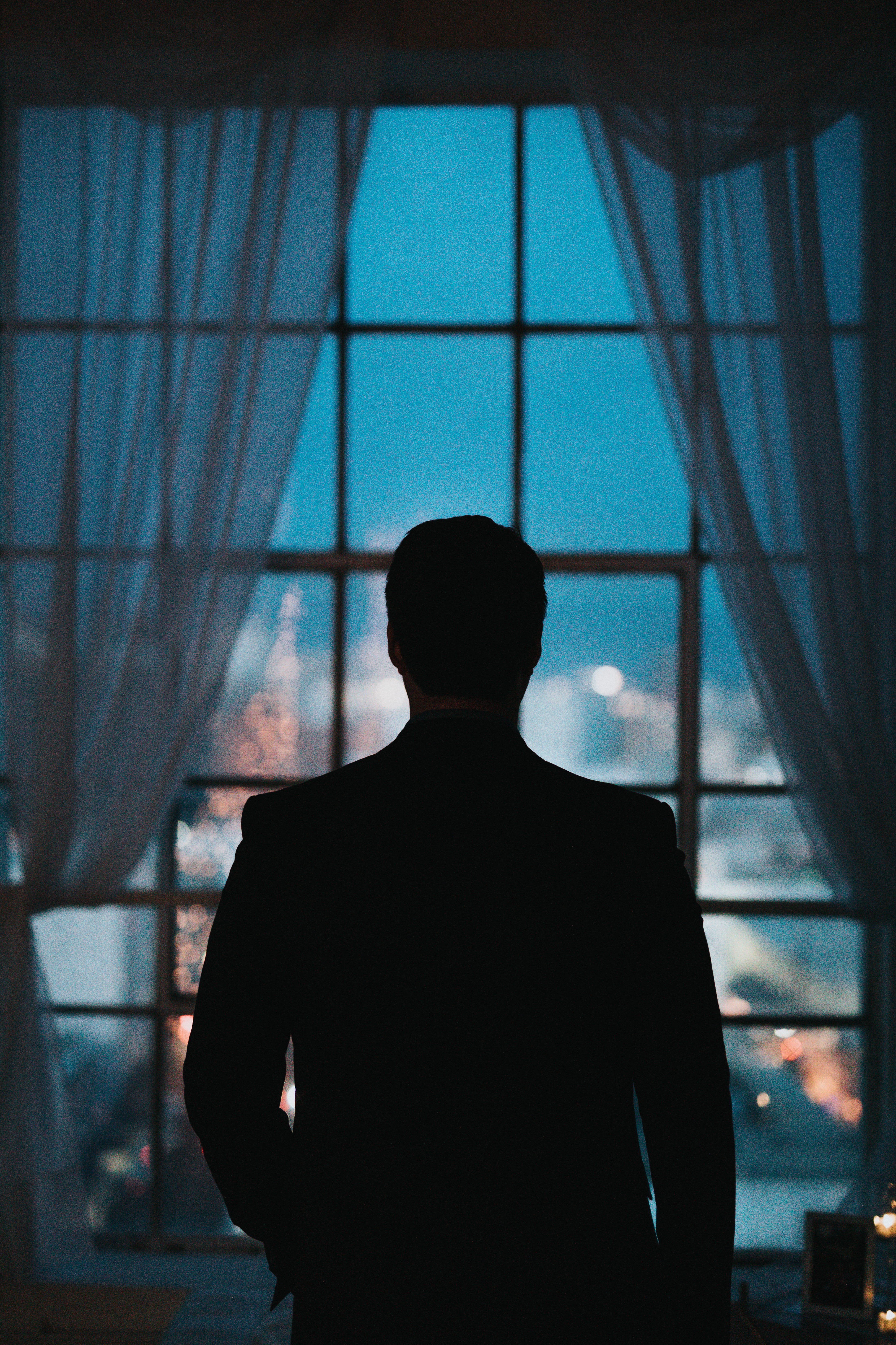 glass - material, inside, men, waist up, focus on foreground, built structure, window, front, love, man, 5K, one person, pattern, room, real people, transparent, Phone HD Wallpaper