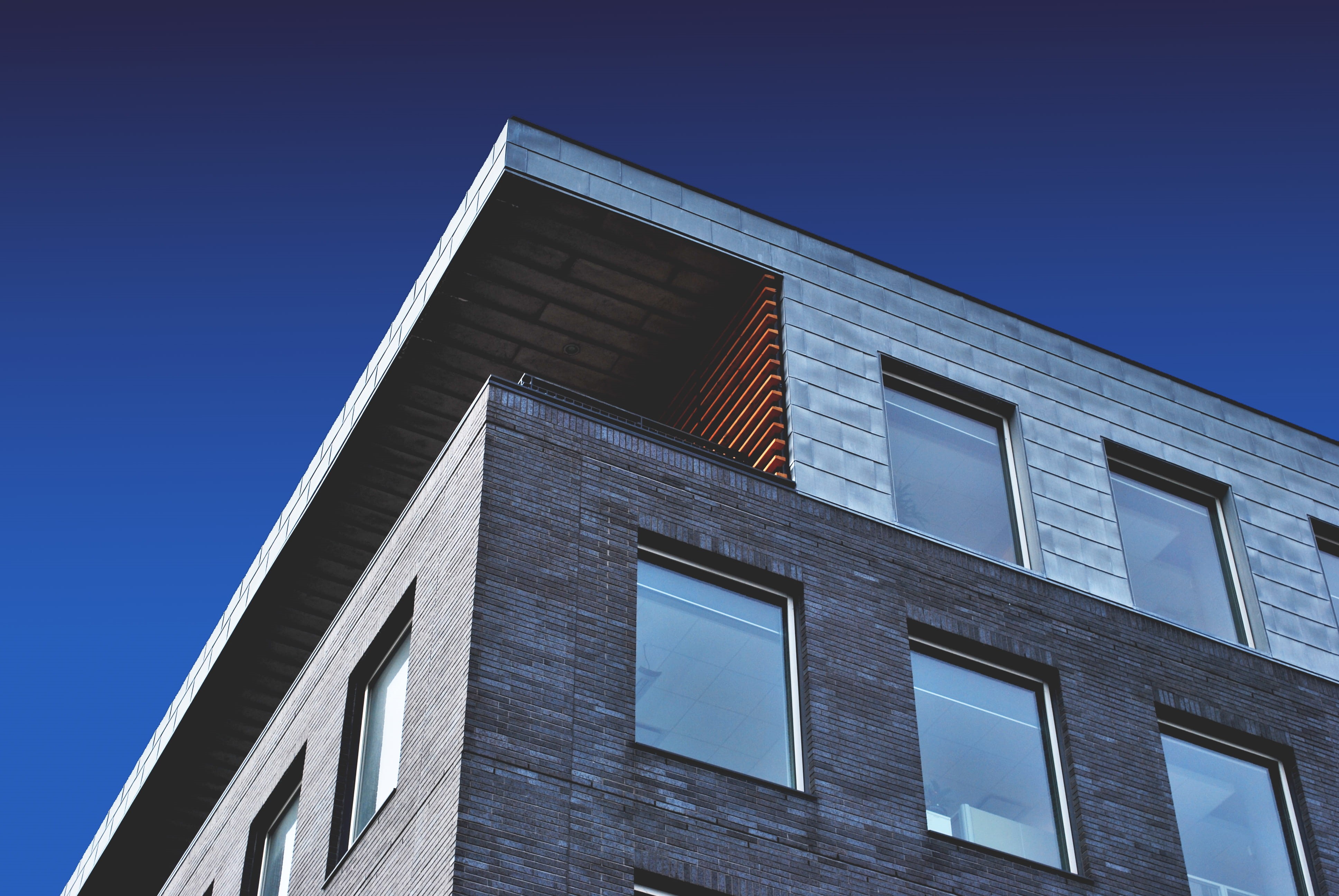 building, sunlight, nature, window, blue, 4K, outdoors, sky, day, sunny, no people, clear sky, built structure, city, city life, low angle view, building exterior, HD Wallpaper