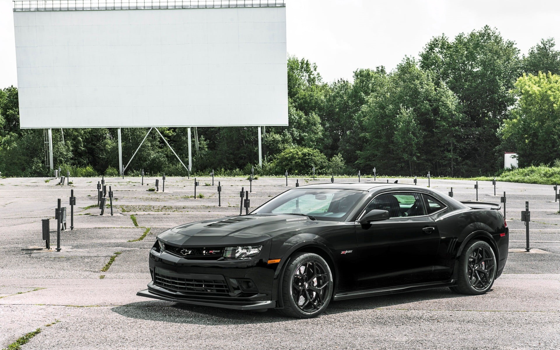 black, mode of transportation, GeigerCars.de, architecture, sky, luxury, city, street, nature, plant, day, building exterior, transportation, Chevrolet Camaro Z28, HD Wallpaper