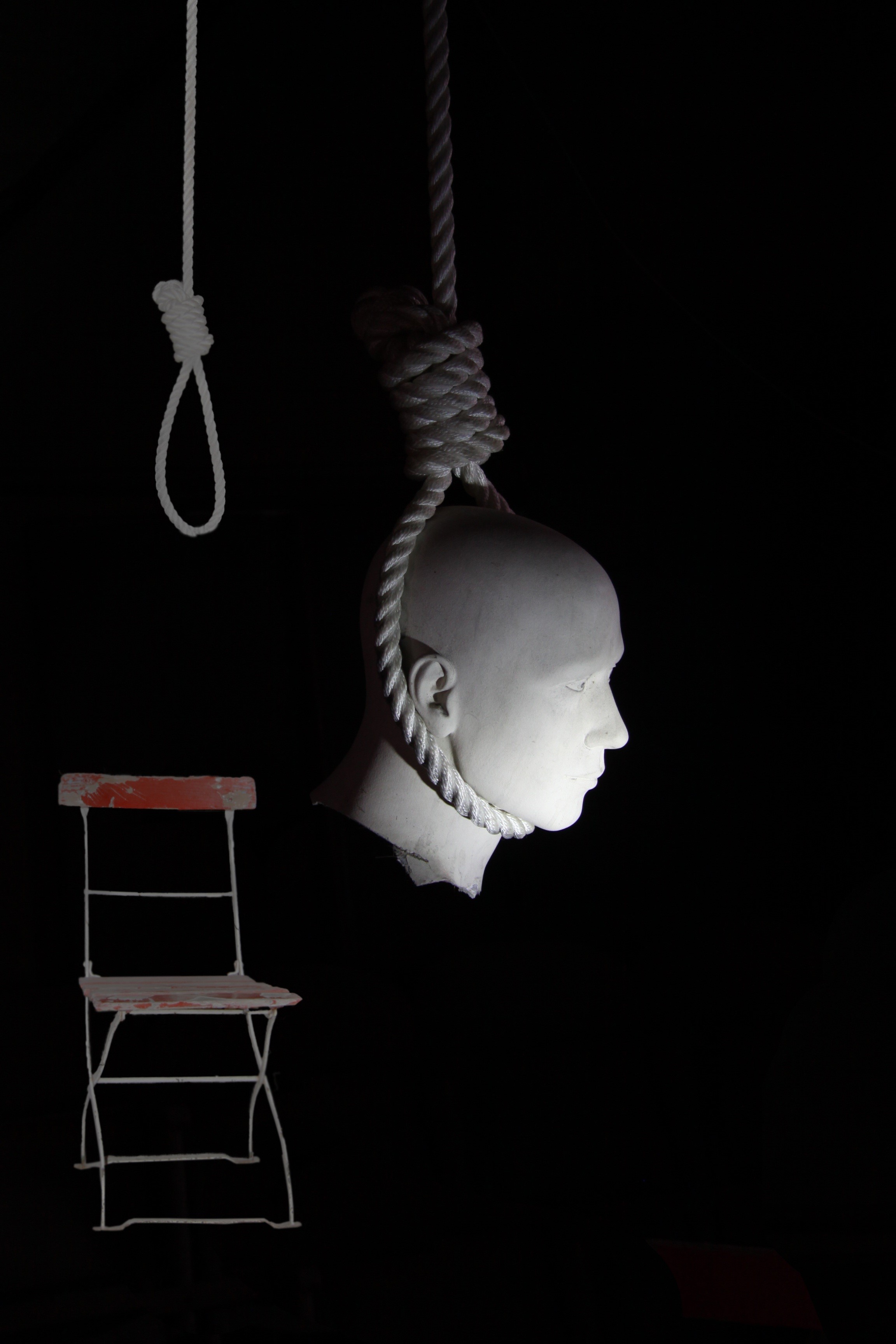 still life, table, seat, folding chair, nature, creativity, copy space, flashy, no people, rope, depend, furniture, red, empty, cut out, absence, hanging, Phone HD Wallpaper