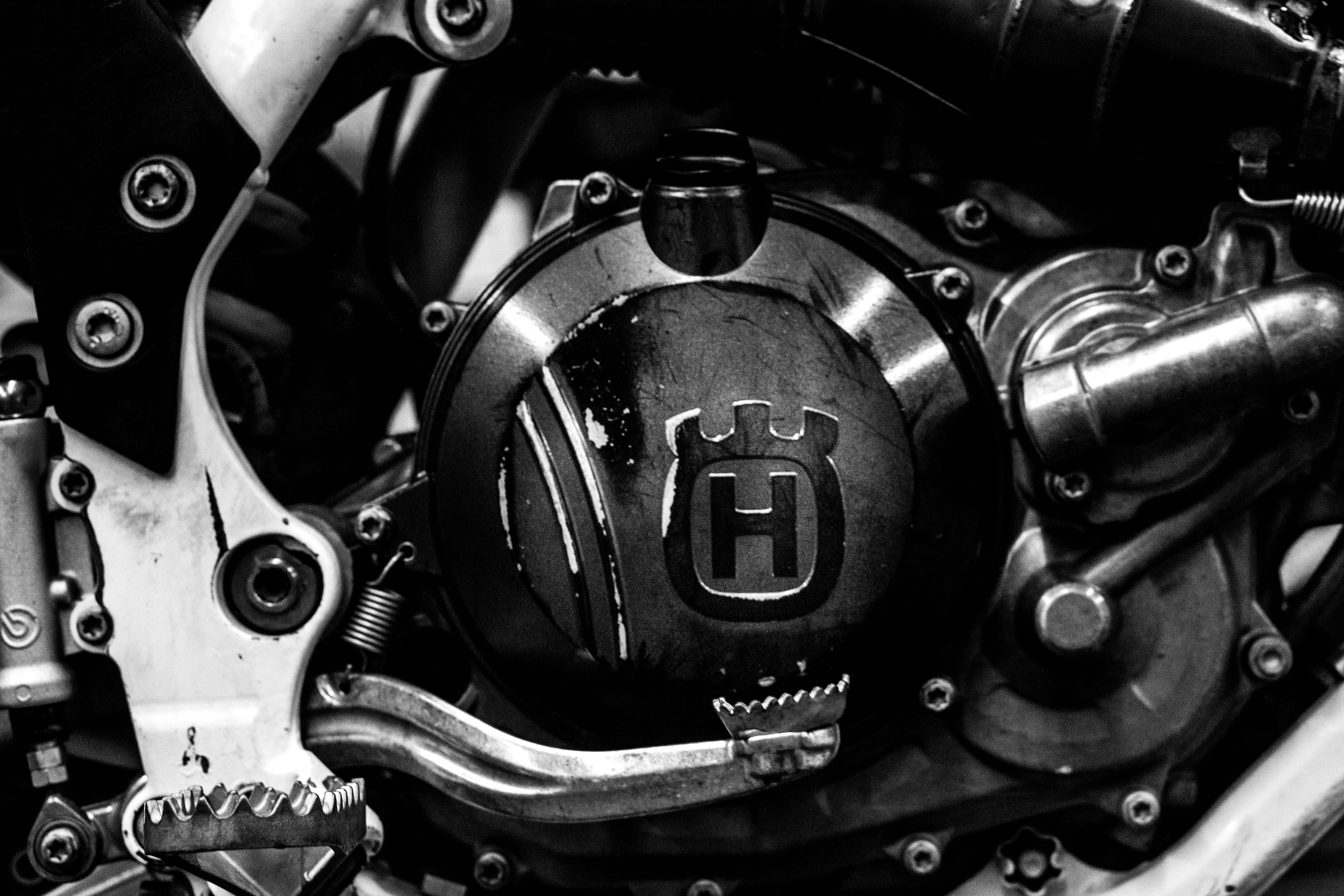 indoors, engine, mechanic, 5K, husqvarna, mode of transportation, steel, transportation, industry, blackandwhite, metal, close-up, equipment, complexity, HD Wallpaper