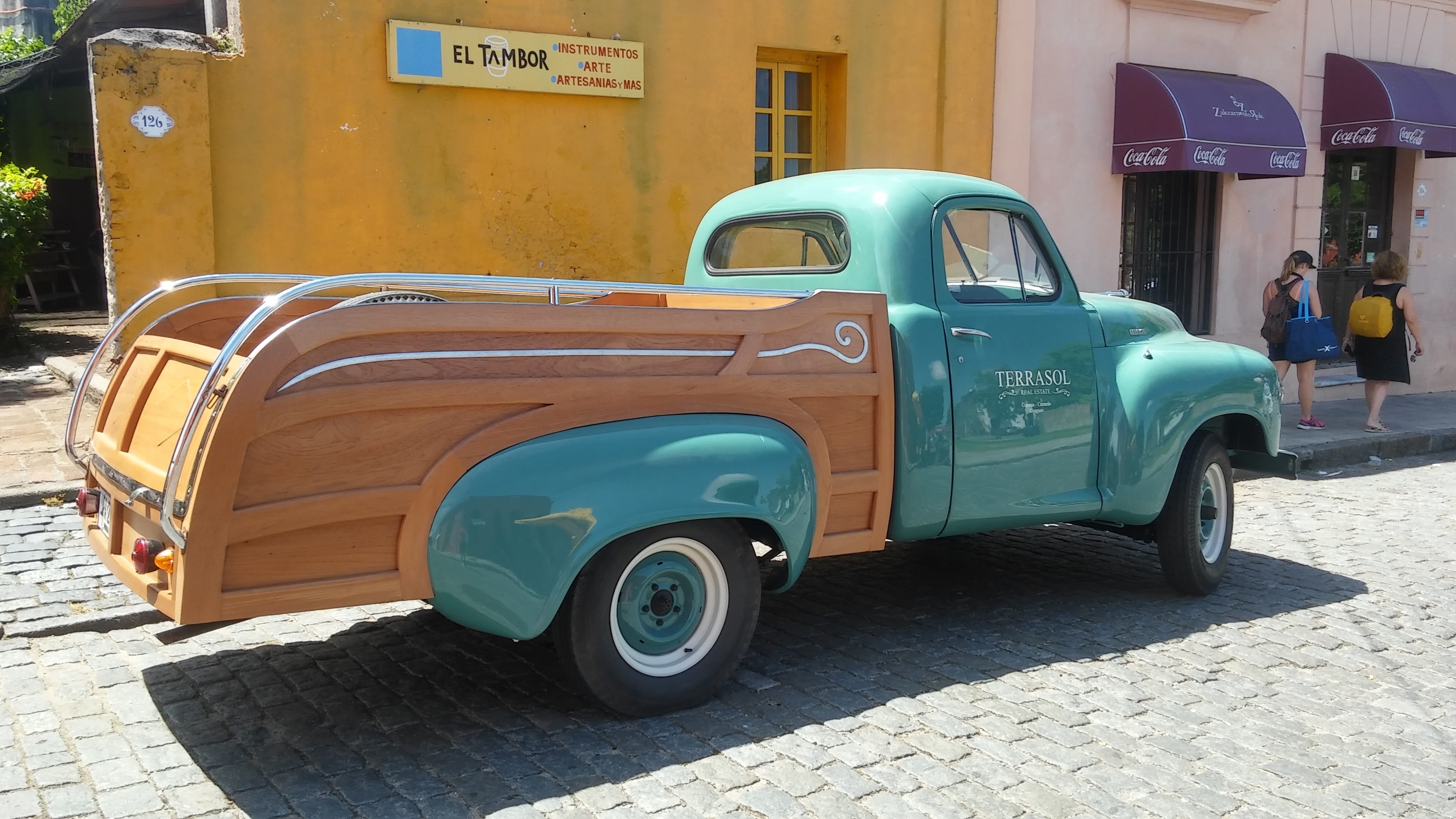 mode of transport, old-fashioned, truck, outdoors, parking, elegant, vintage automobiles, obsolete, Car, retro Styled, no people, building exterior, transport, HD Wallpaper