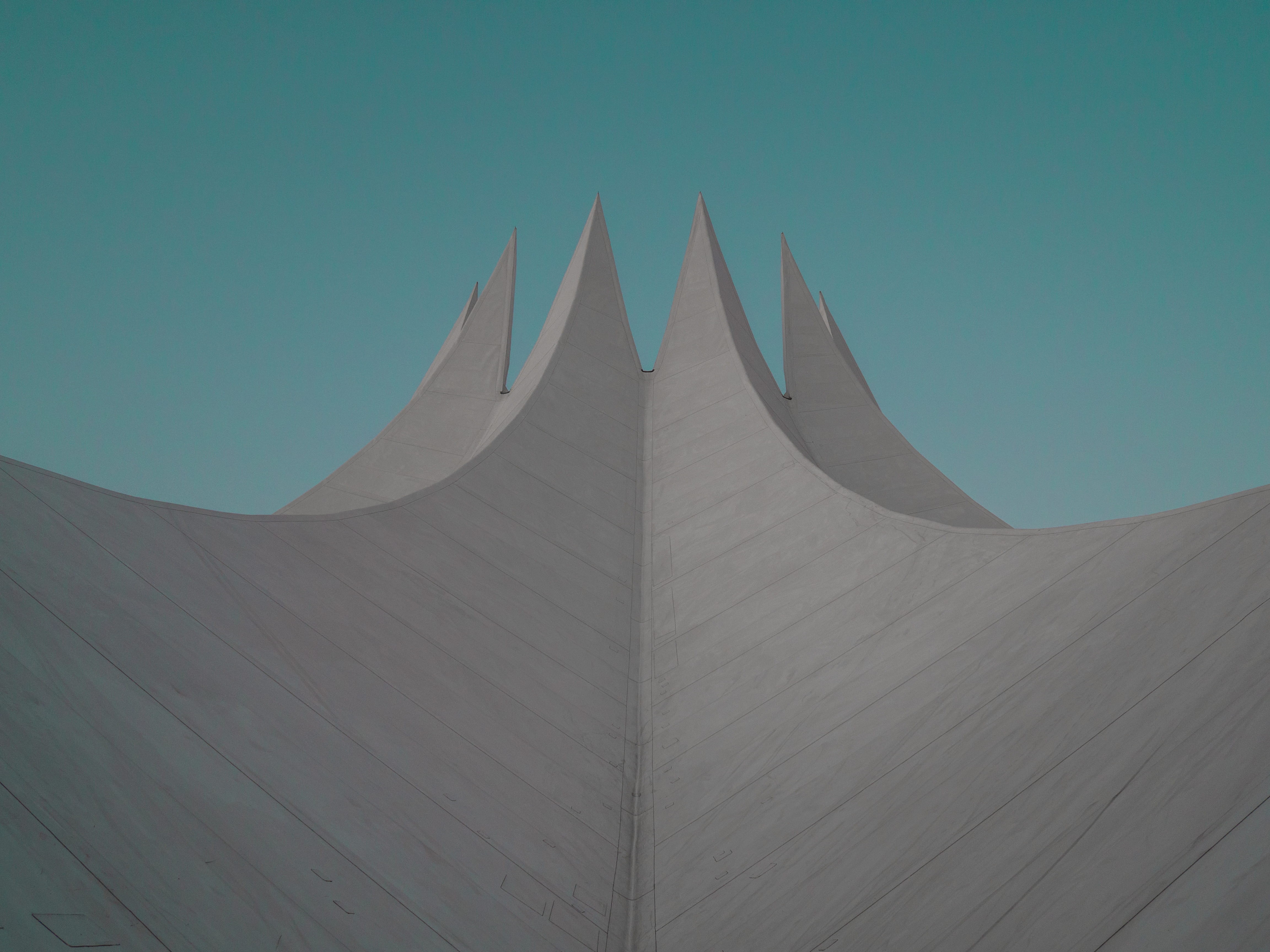low, berlin, structure, outdoors, architecture, concrete, roof, pattern, blue, untitled, wall - building feature, building exterior, 4K, modern, sky, copy space, HD Wallpaper