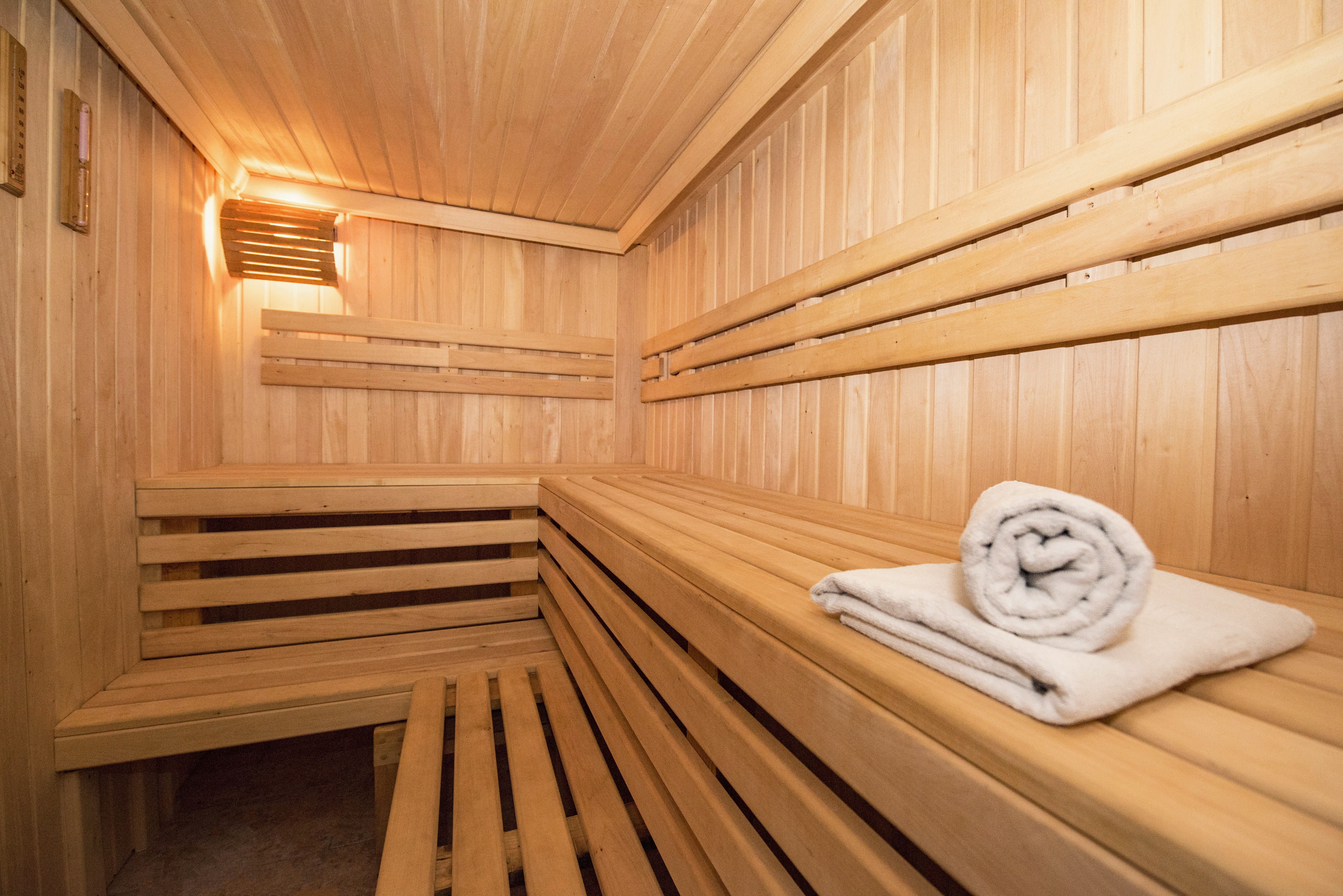 no people, wood paneling, vacation, healthy lifestyle, food and drink, indoors, pool, towel, seat, wood - material, 5K, body care, wealth, wellbeing, spa treatment, HD Wallpaper