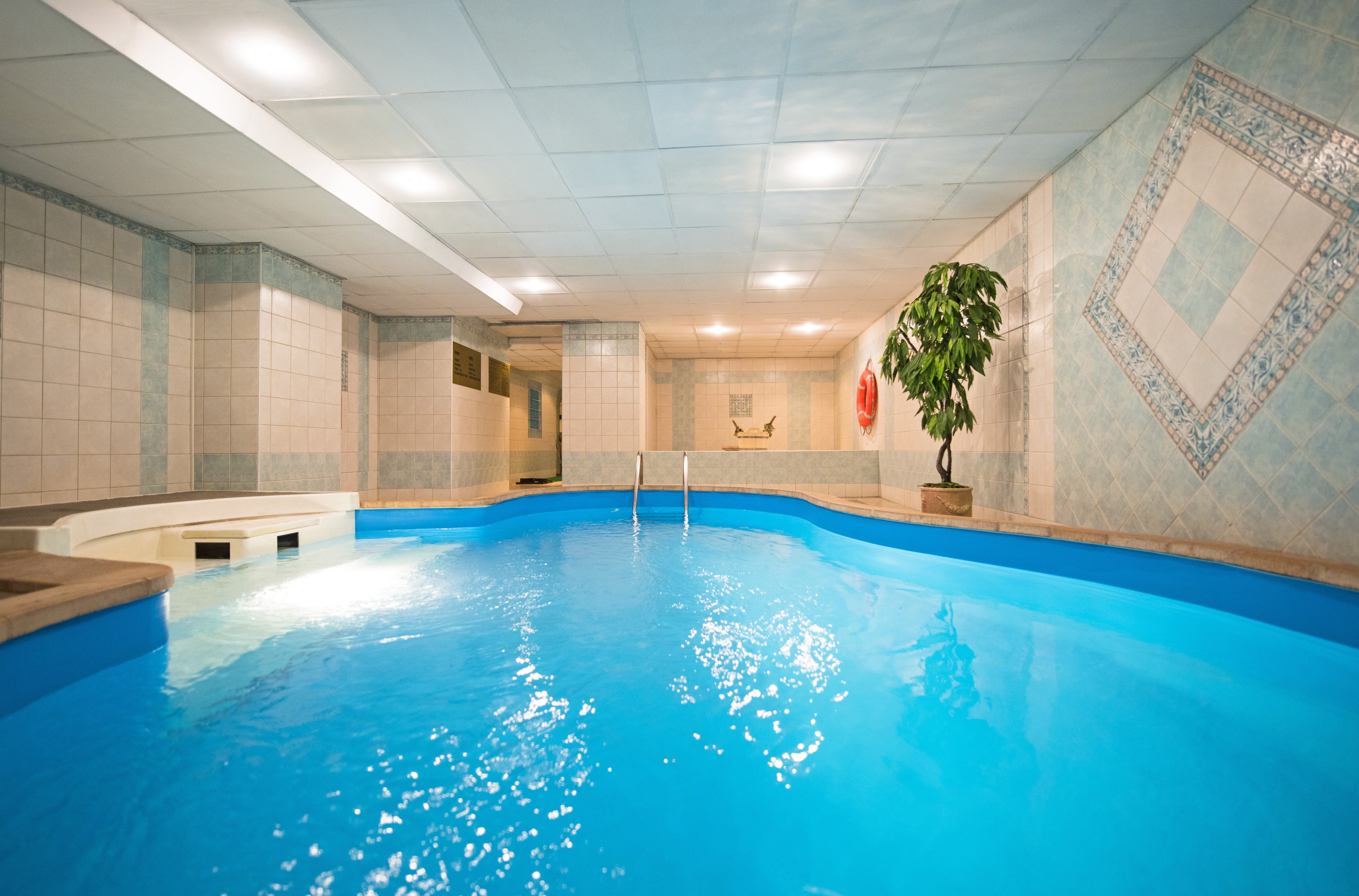 hotel, vacation, luxury, no people, wealth, flooring, built structure, lighting equipment, tiled floor, tile, pool, clean, 5K, relaxation, blue, indoors, HD Wallpaper