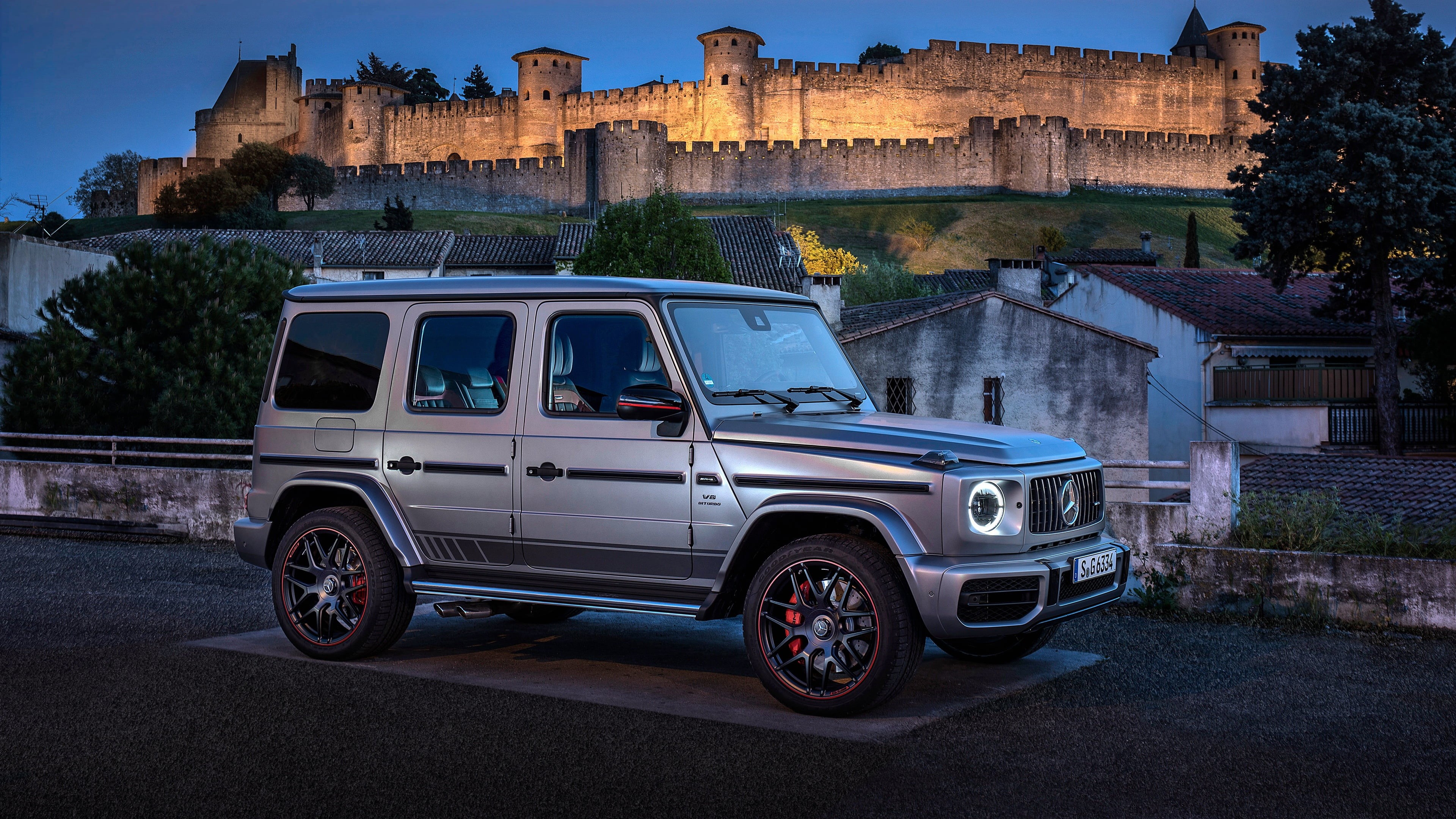 building exterior, travel, outdoors, architecture, city, AMG, 4K, transportation, castle, G 63, built structure, road, the past, building, old, vintage car, HD Wallpaper
