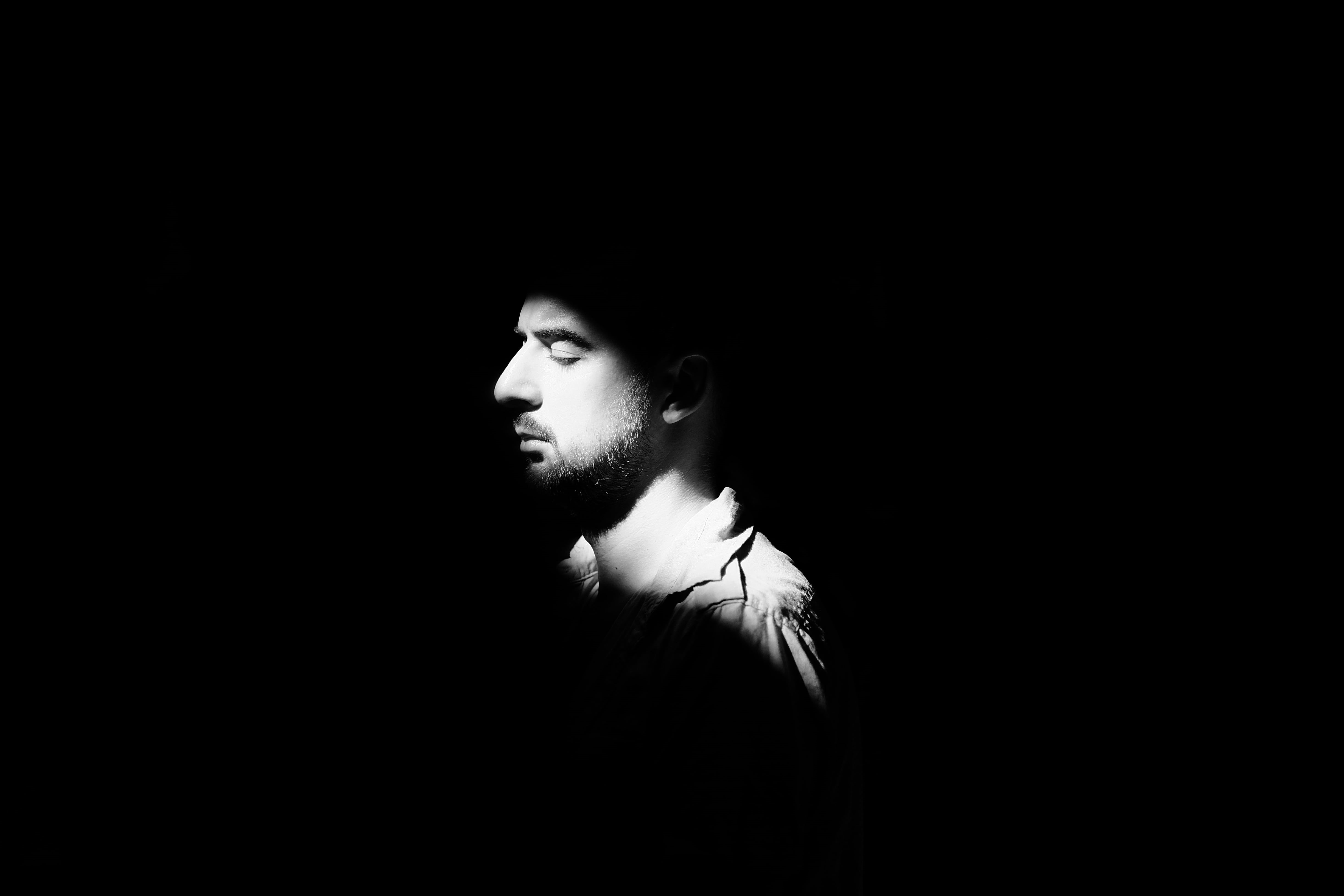 adult, spooky, face, young men, photo, scale, portrait, black and white, headshot, real people, contemplation, man, leisure activity, gray, light, 4K, HD Wallpaper