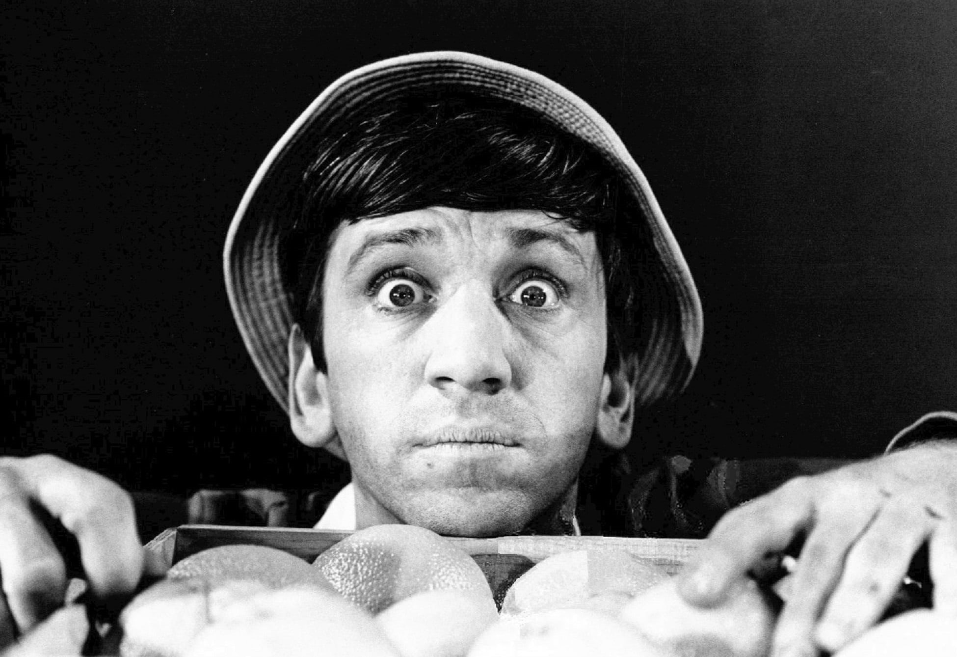 facial expression, holding, gilligans island, food and drink, wearing, front view, close-up, men, grayscale, real people, indoors, adult, vintage, classic, HD Wallpaper