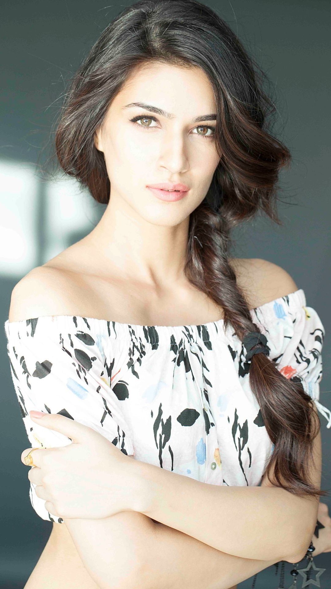 young adult, portrait, kriti sanon, hair, adult, indoors, young women, fashion, brown hair, 1080P, lifestyles, beauty, floral pattern, one person, front view, Phone HD Wallpaper