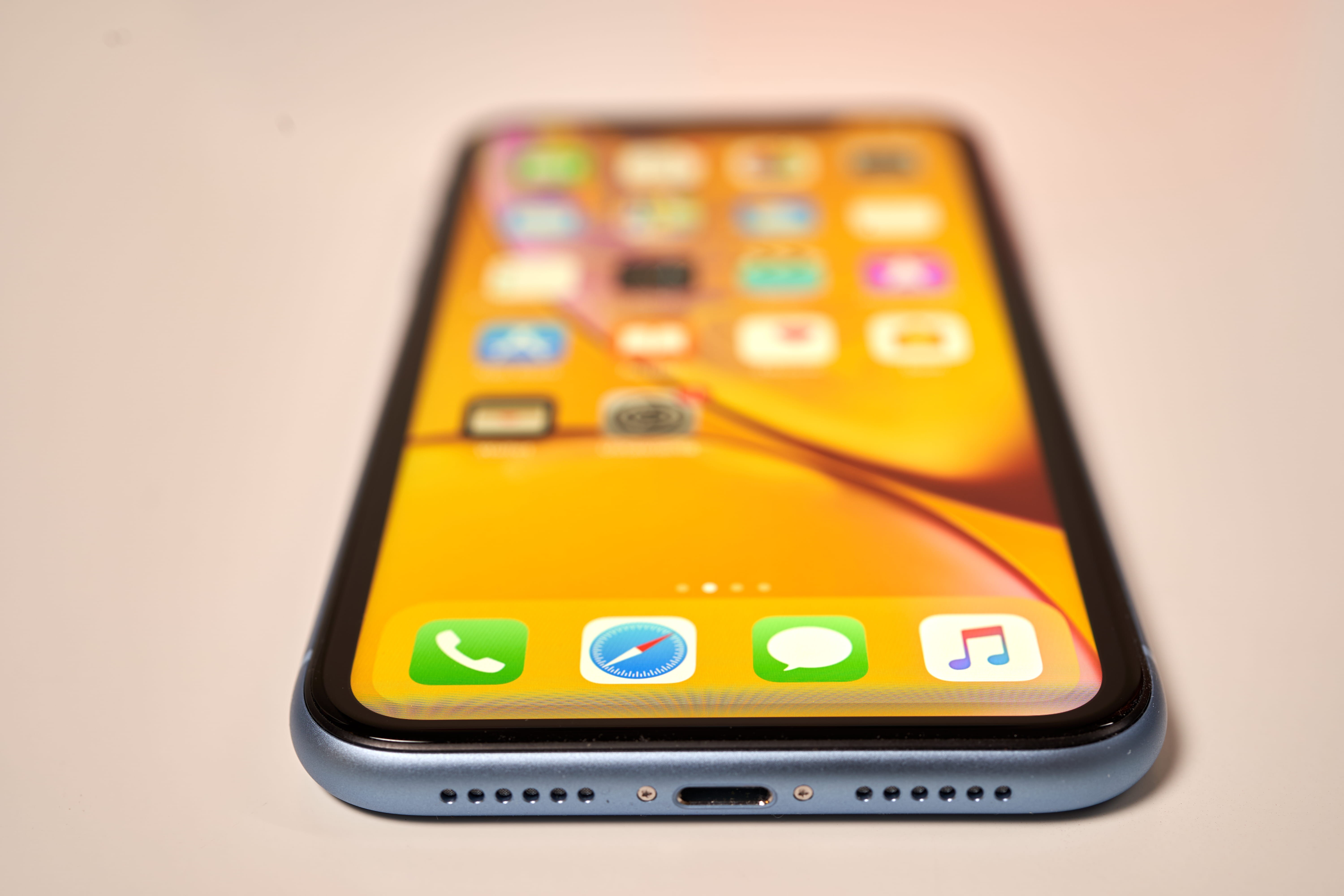 display, studio shot, smartphone, cell phone, portability, camera lens, electrical equipment, ipod, iphonexr, screen, audio speaker, portable information device, HD Wallpaper