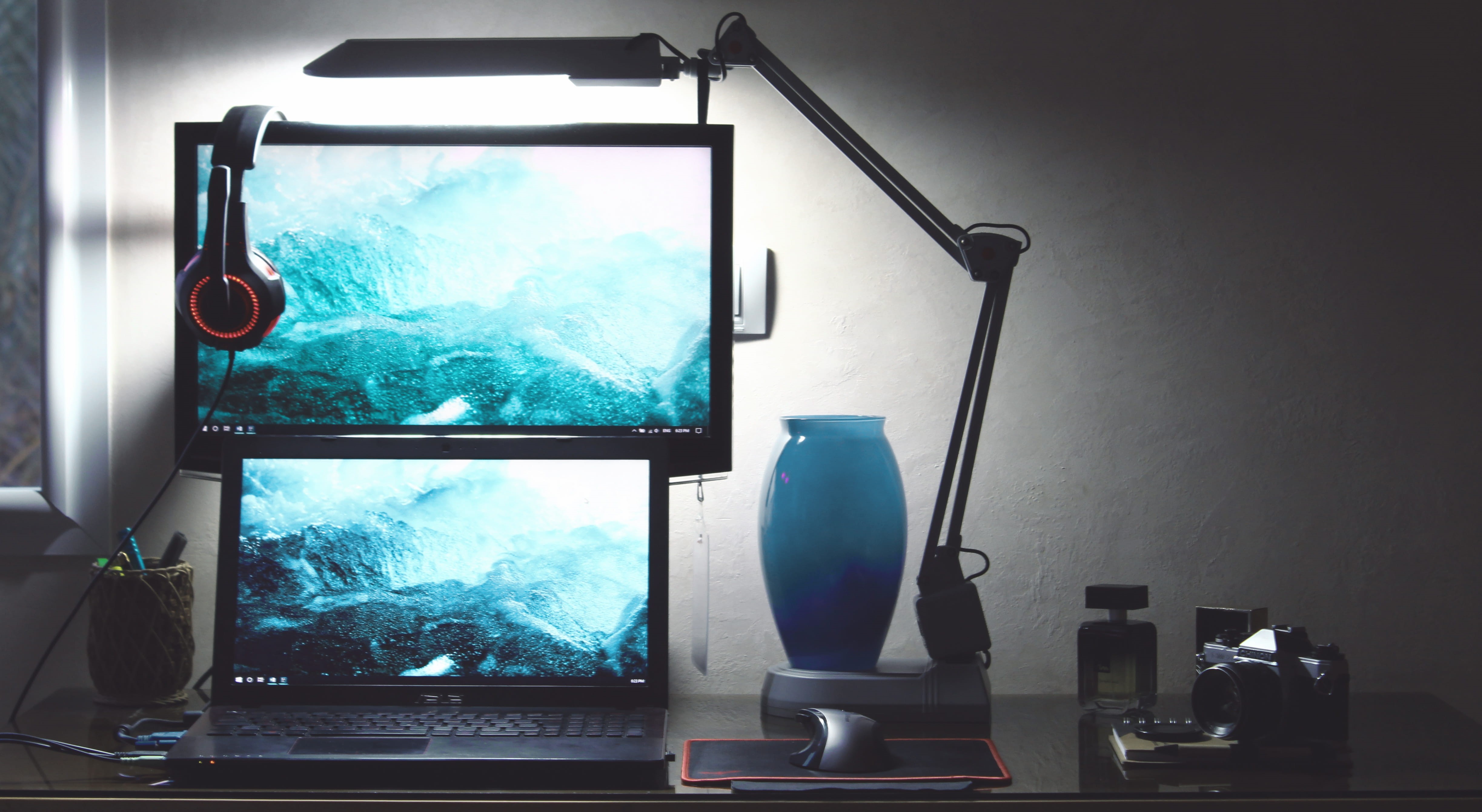 lighting equipment, Setup, tv, animal, display, television, desk, absence, camera, pc, gamer, indoors, illuminated, day, window, transparent, education, HD Wallpaper