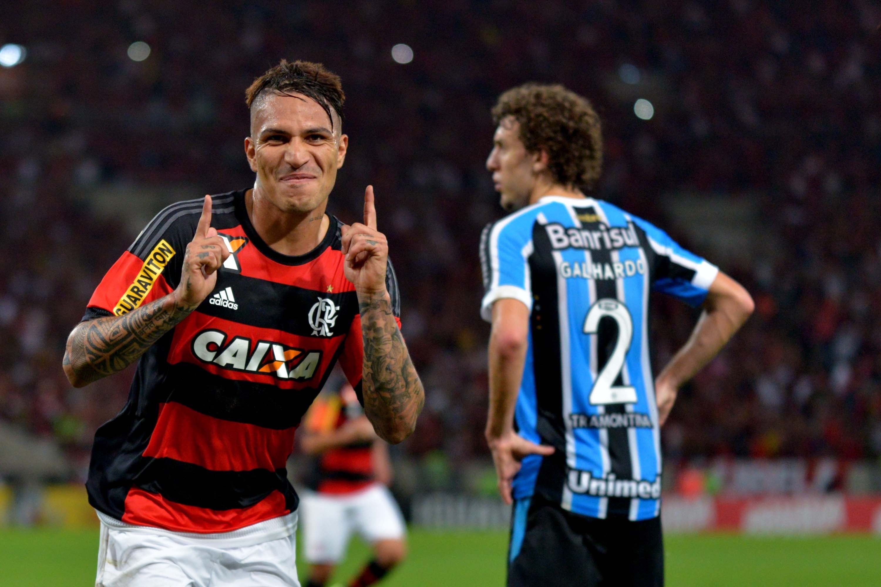 2K, athlete, waist up, mid adult, stadium, standing, sport, competition, sportsman, effort, three quarter length, two people, Flamengo, Paolo Guerrero, HD Wallpaper