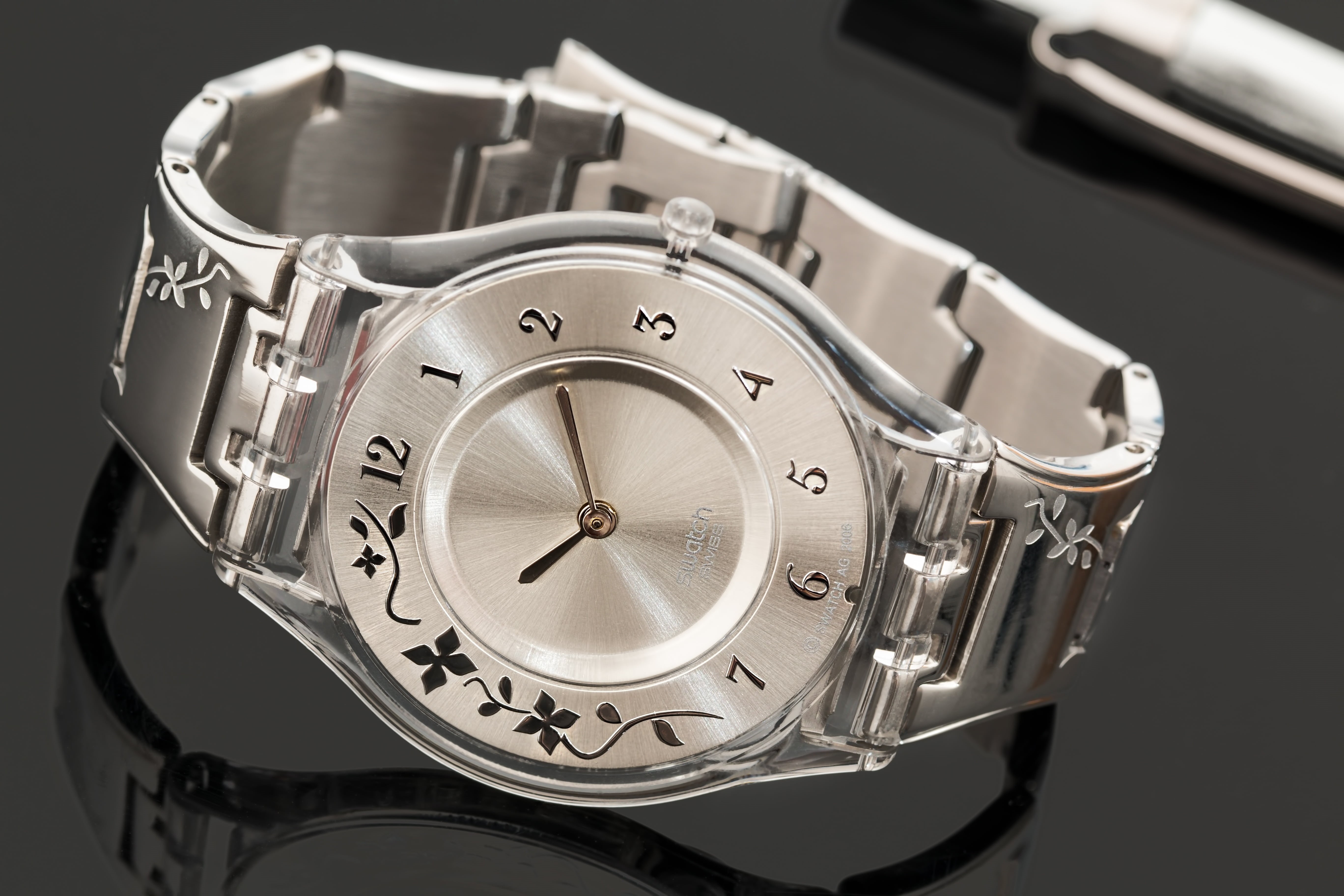 hour, wristwatch, retro styled, luxury, instrument of time, passing of time, close-up, accessory, silver colored, chrome, analog, clock face, round, silver, HD Wallpaper