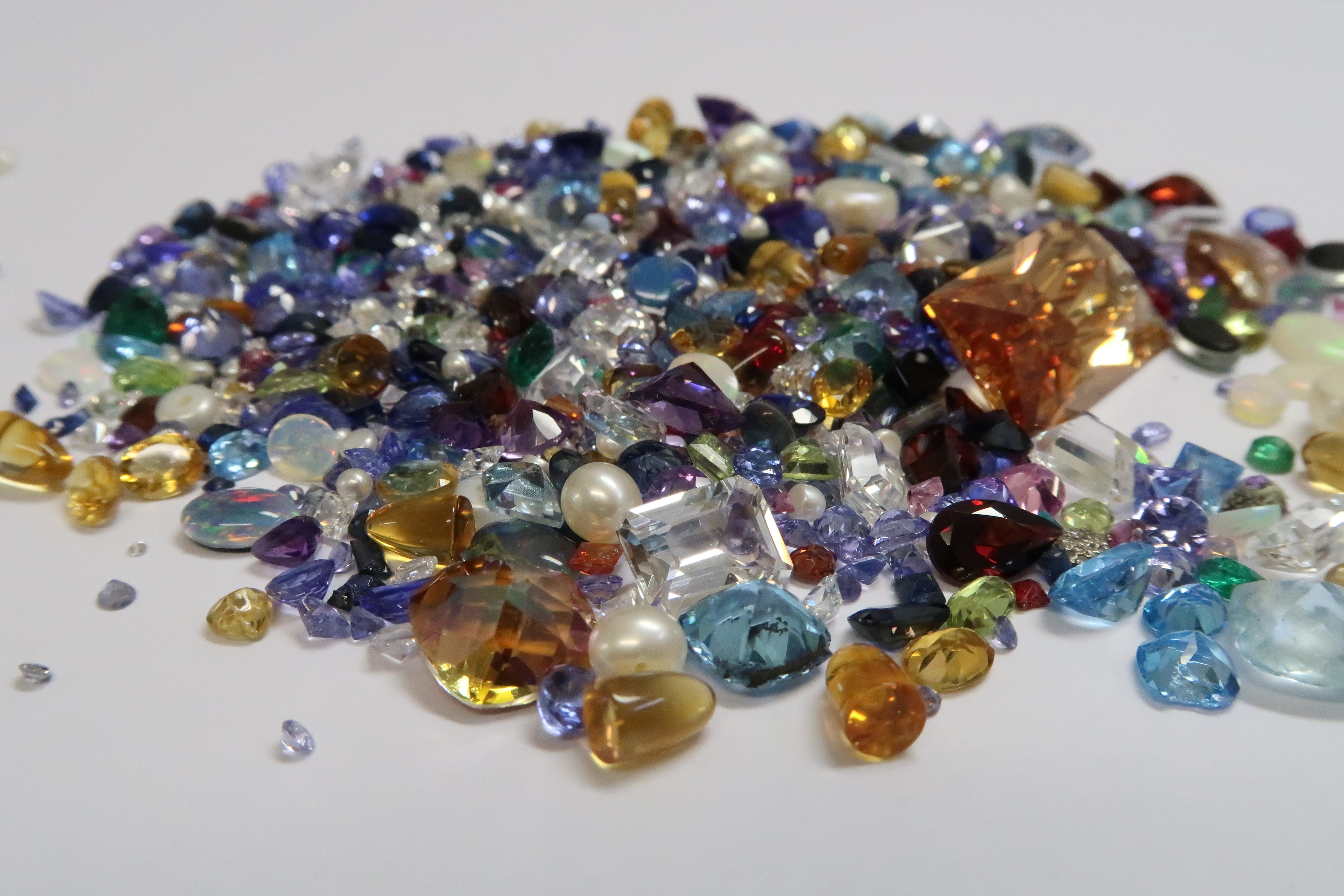 backgrounds, personal Accessory, large group of objects, color, luxury, assorted, solid, precious Gem, necklace, photo, accessory, abundance, white background, HD Wallpaper