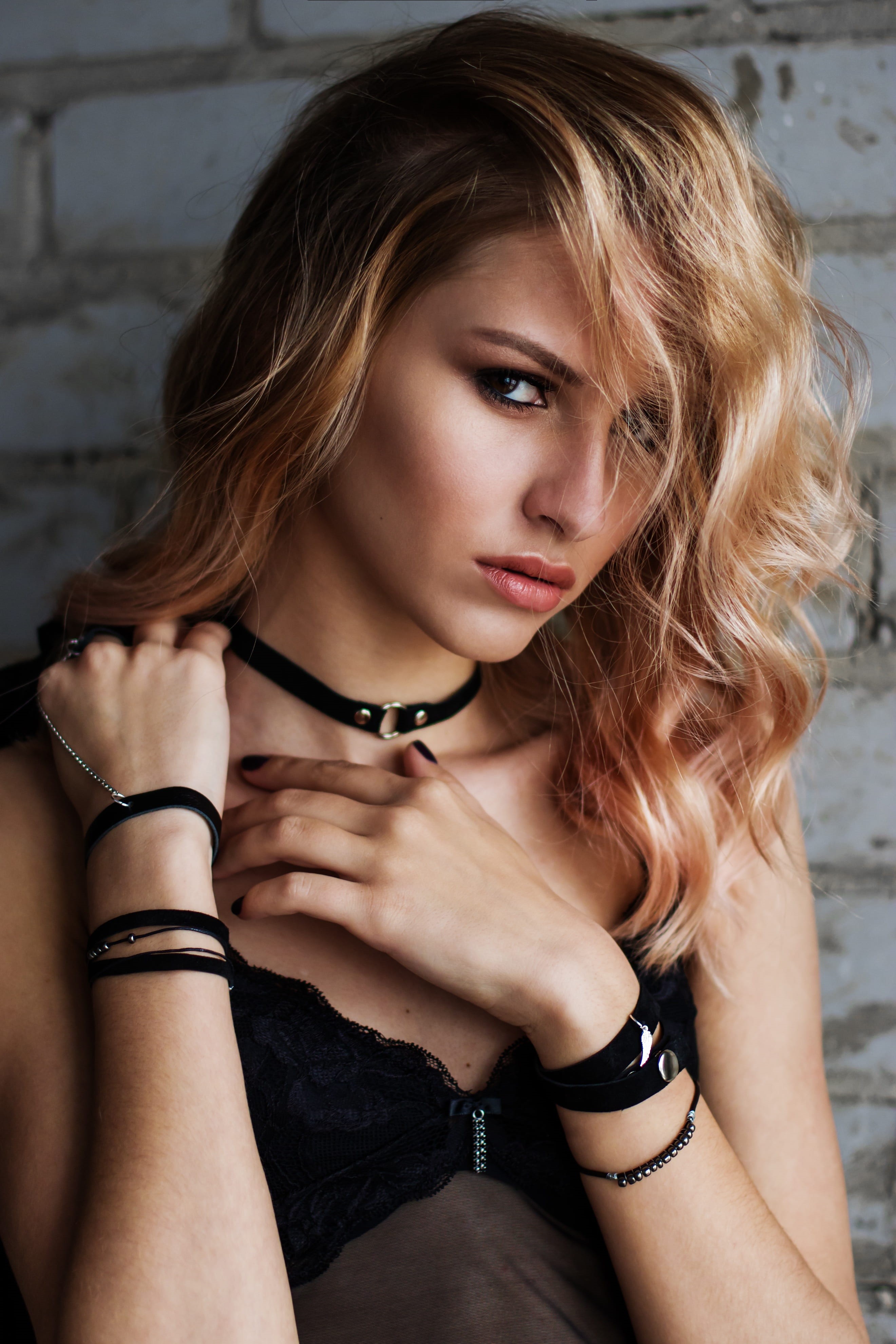 lifestyles, people, collar, women, fashion, young adult, bracelet, portrait, beauty, bracelets, brick wall, female, loft, choker, adult, hair, girl, woman, Phone HD Wallpaper